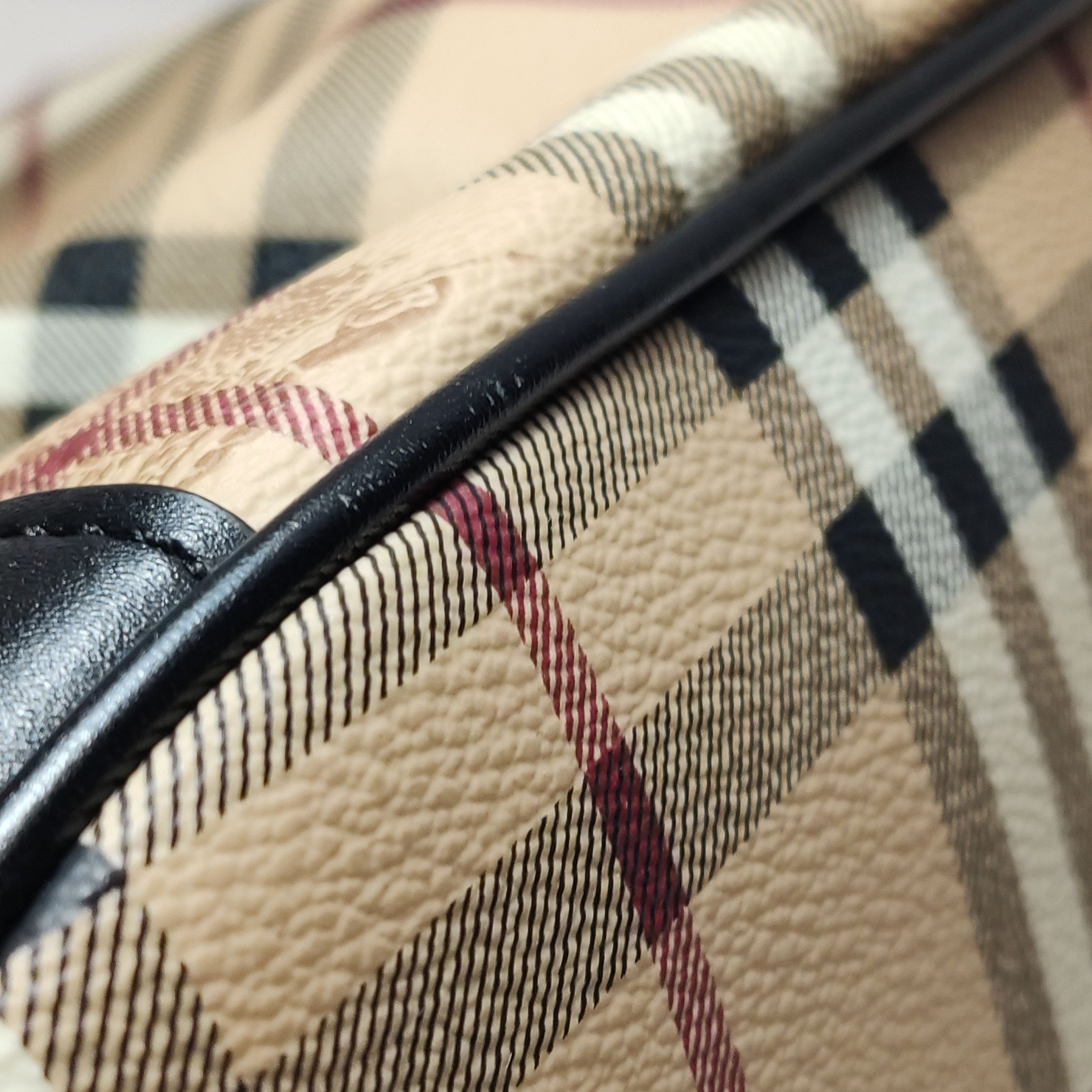 Burberry Burberry Women os Shoulder Bags Size ONE SIZE - 18 Thumbnail
