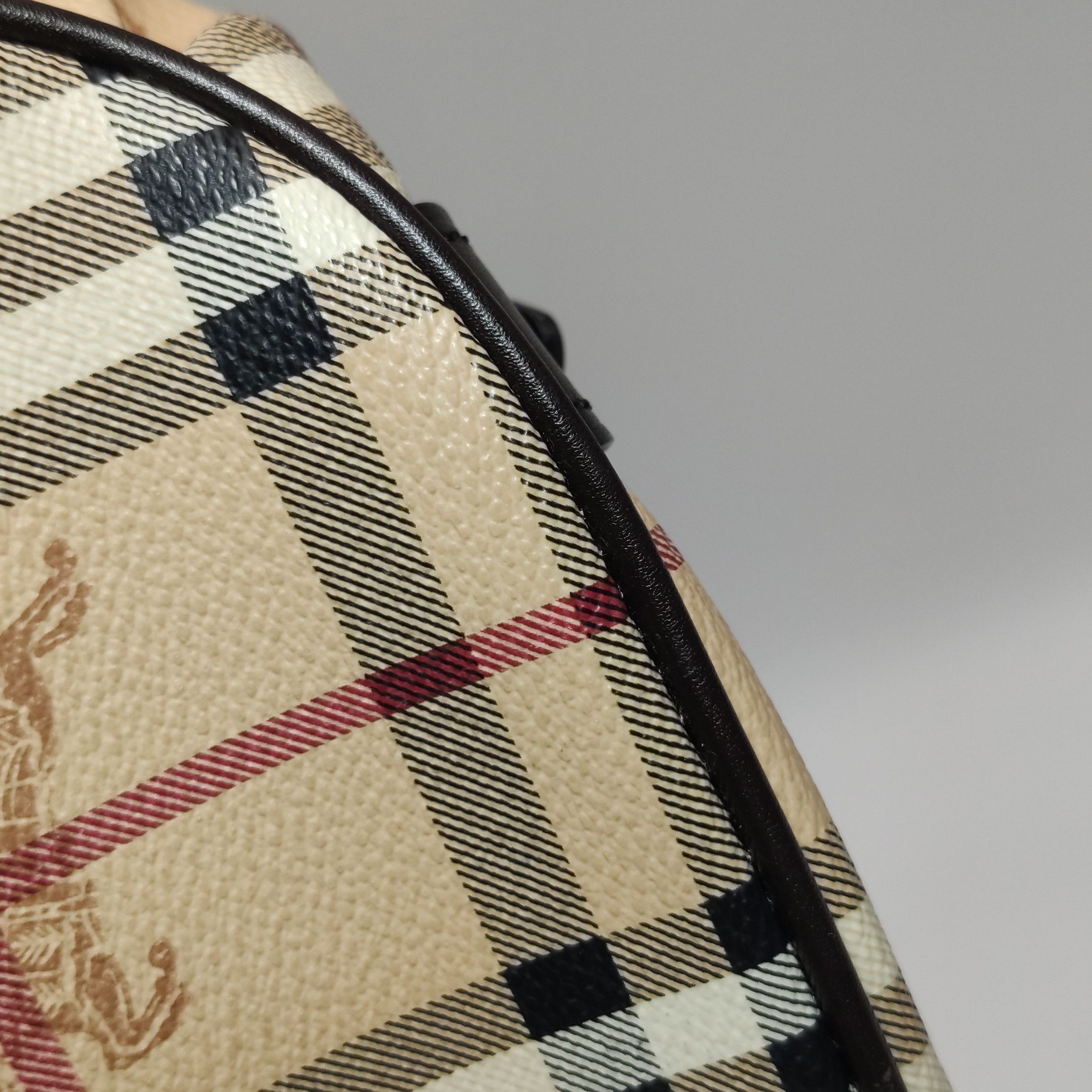 Burberry Burberry Women os Shoulder Bags Size ONE SIZE - 18 Thumbnail