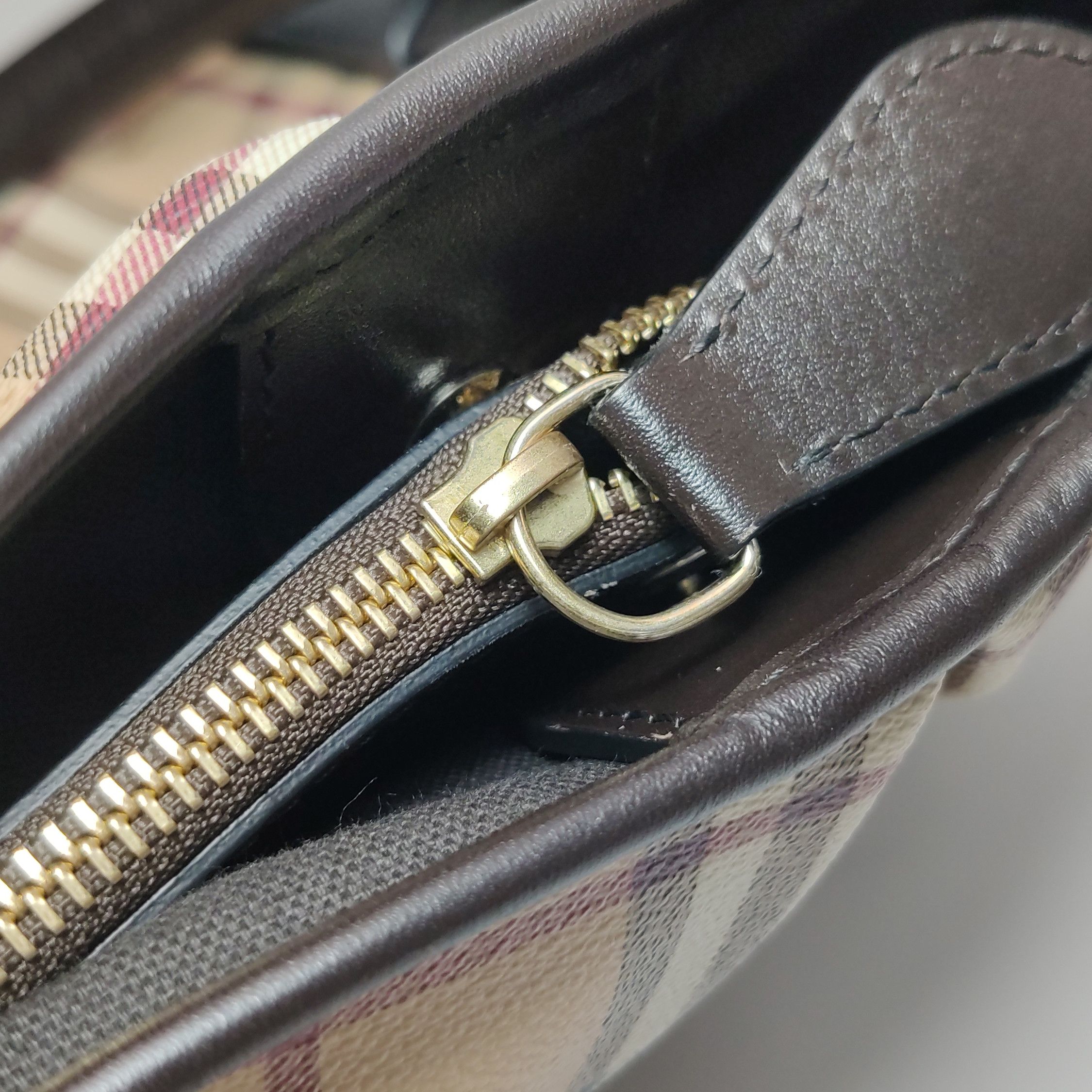 Burberry Burberry Women os Shoulder Bags Size ONE SIZE - 15 Thumbnail