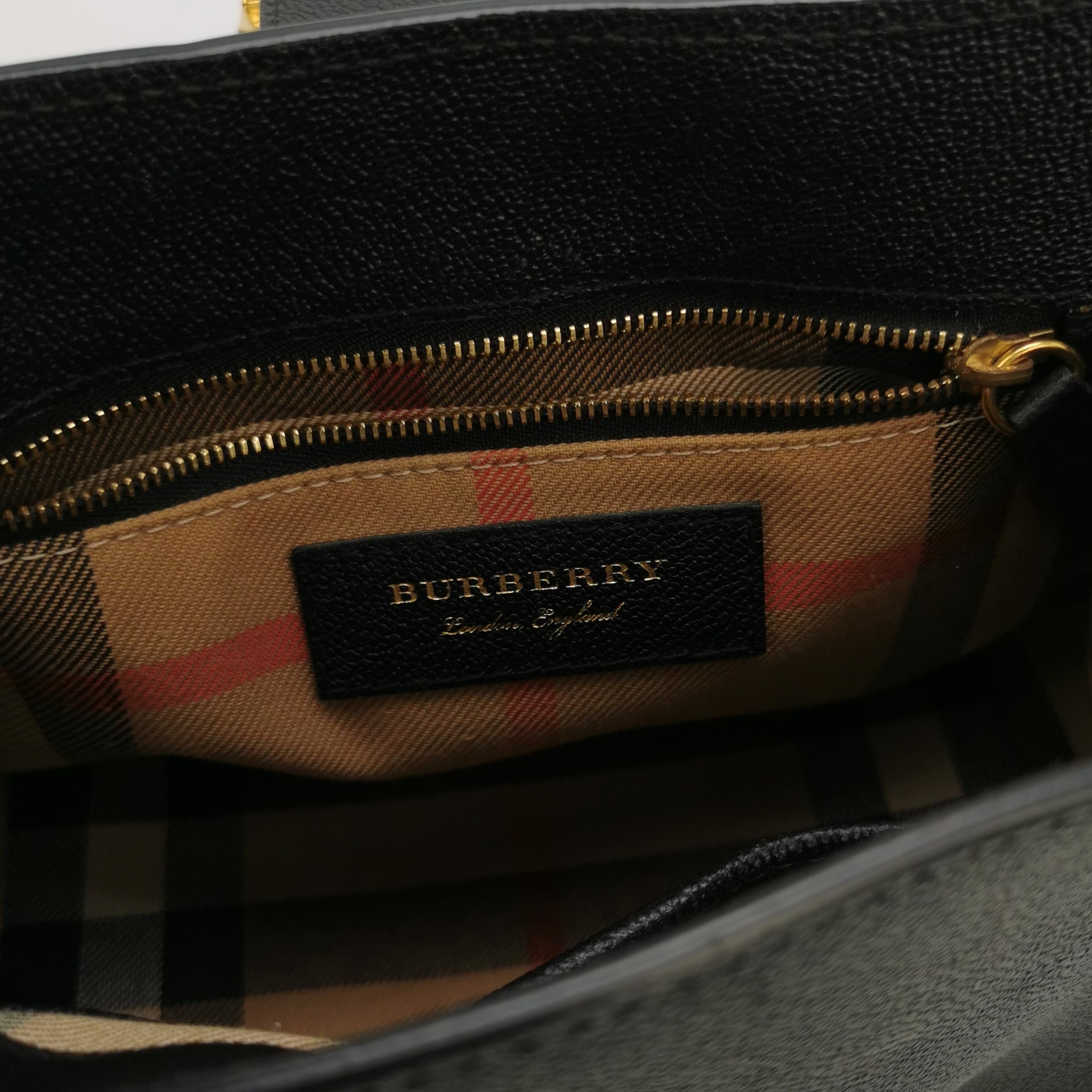 Burberry Burberry Women os Shoulder Bags Size ONE SIZE - 8 Thumbnail