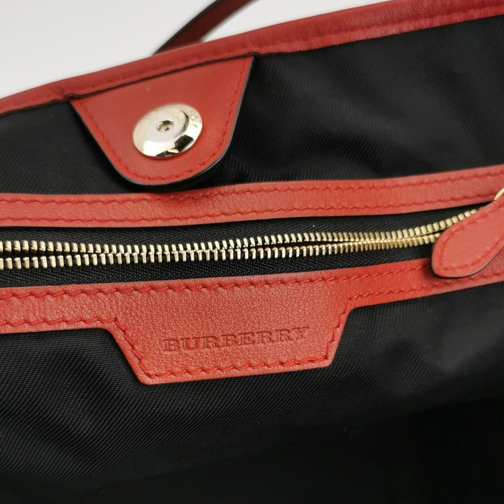 Burberry Burberry Women os Shoulder Bags Size ONE SIZE - 8 Thumbnail