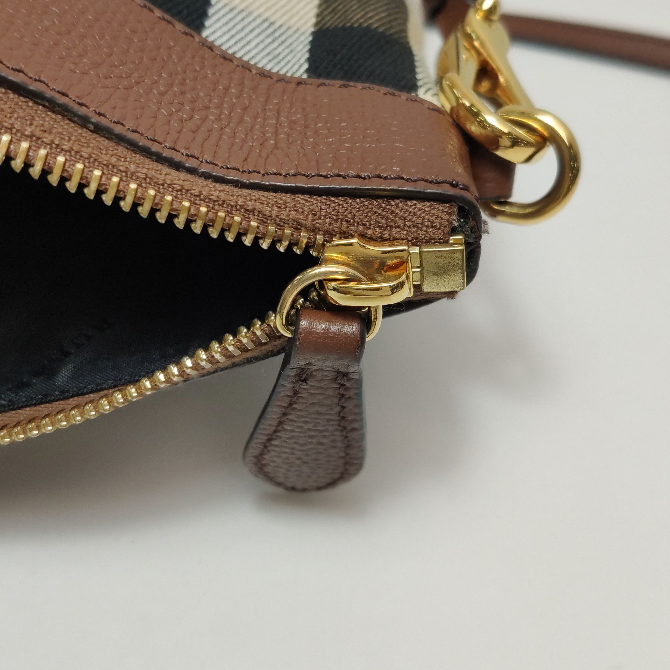 Burberry Burberry Women os Shoulder Bags Size ONE SIZE - 11 Thumbnail