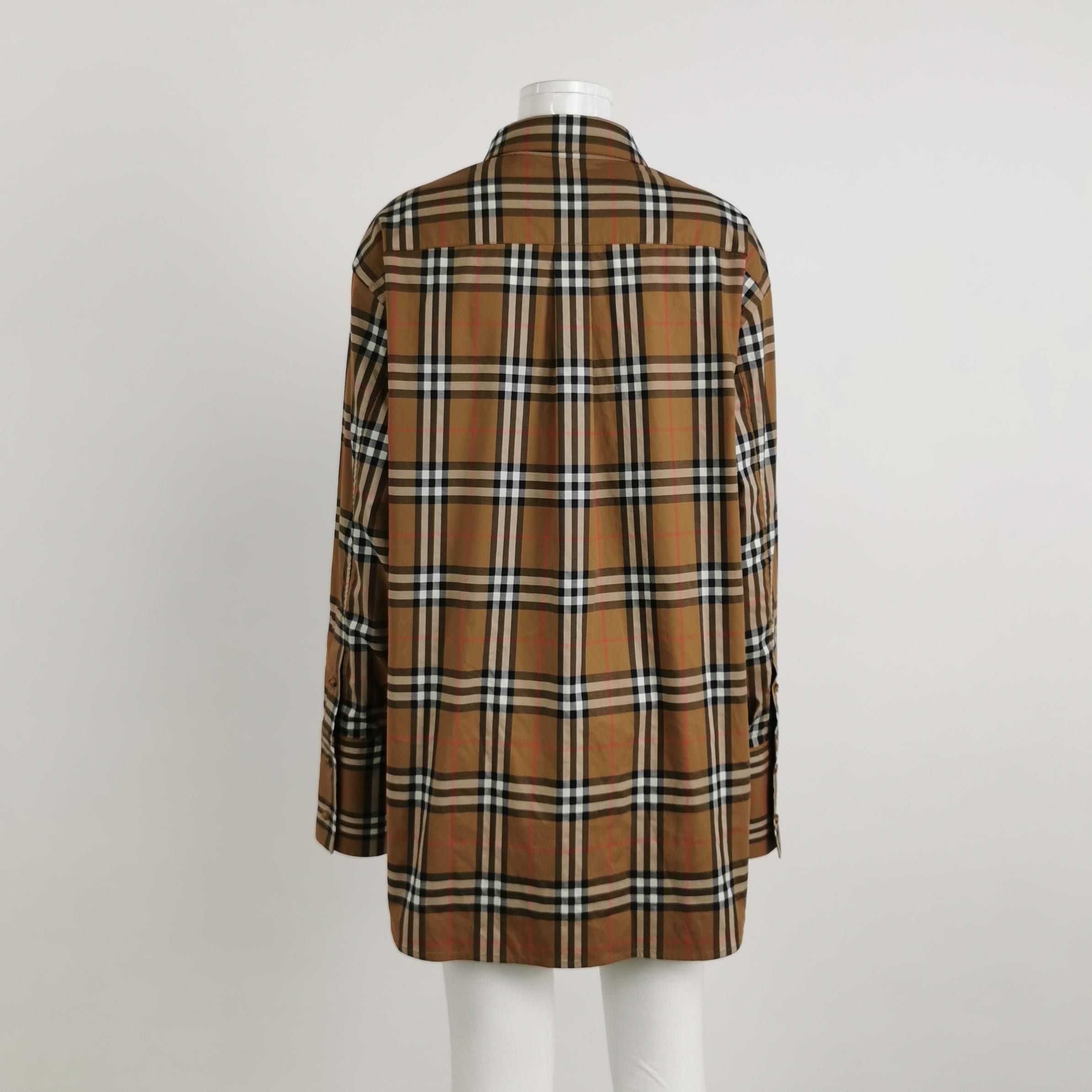 Burberry Burberry Women m Button Ups Size M / US 6-8 / IT 42-44 - 2 Thumbnail