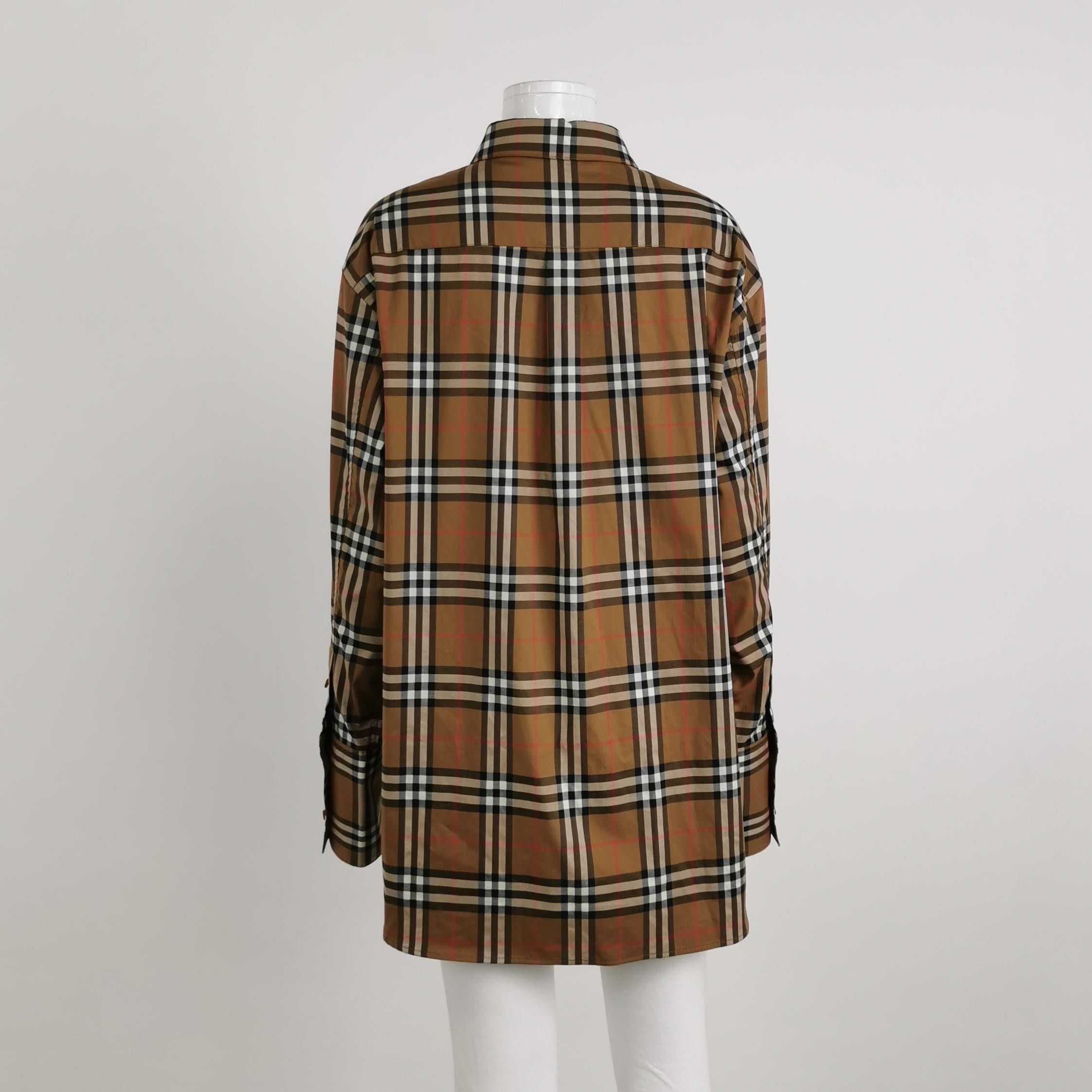 Burberry Burberry Women m Button Ups Size M / US 6-8 / IT 42-44 - 2 Thumbnail