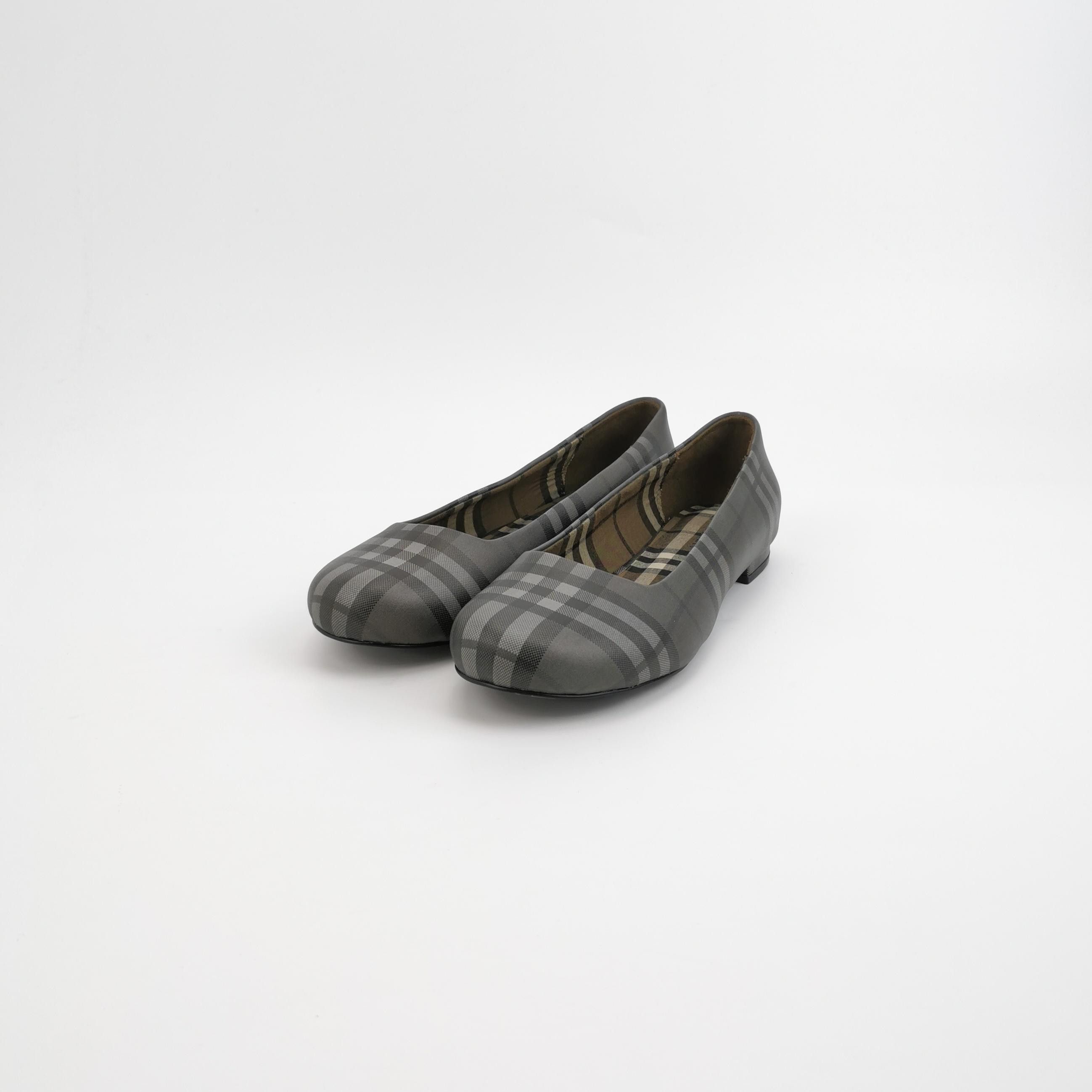 Burberry Burberry Women 10 Flats Size US 10 / IT 40 - 2 Thumbnail