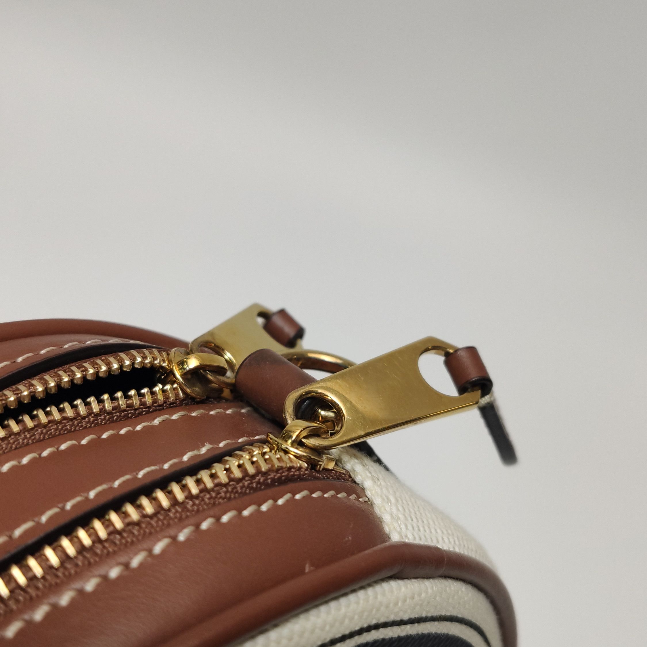 Burberry Burberry Women os Shoulder Bags Size ONE SIZE - 12 Thumbnail