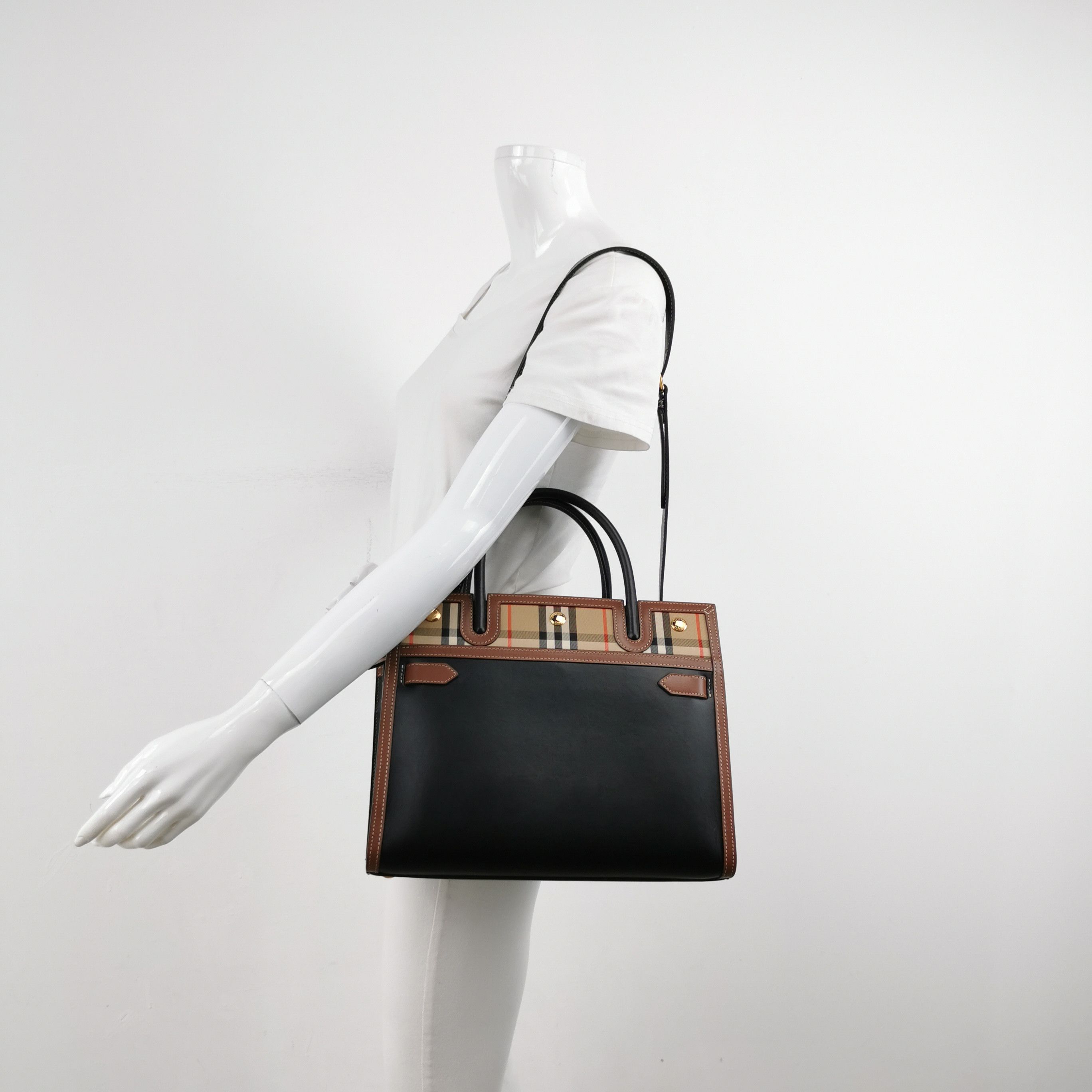 Burberry Burberry Women os Shoulder Bags Size ONE SIZE - 2 Thumbnail
