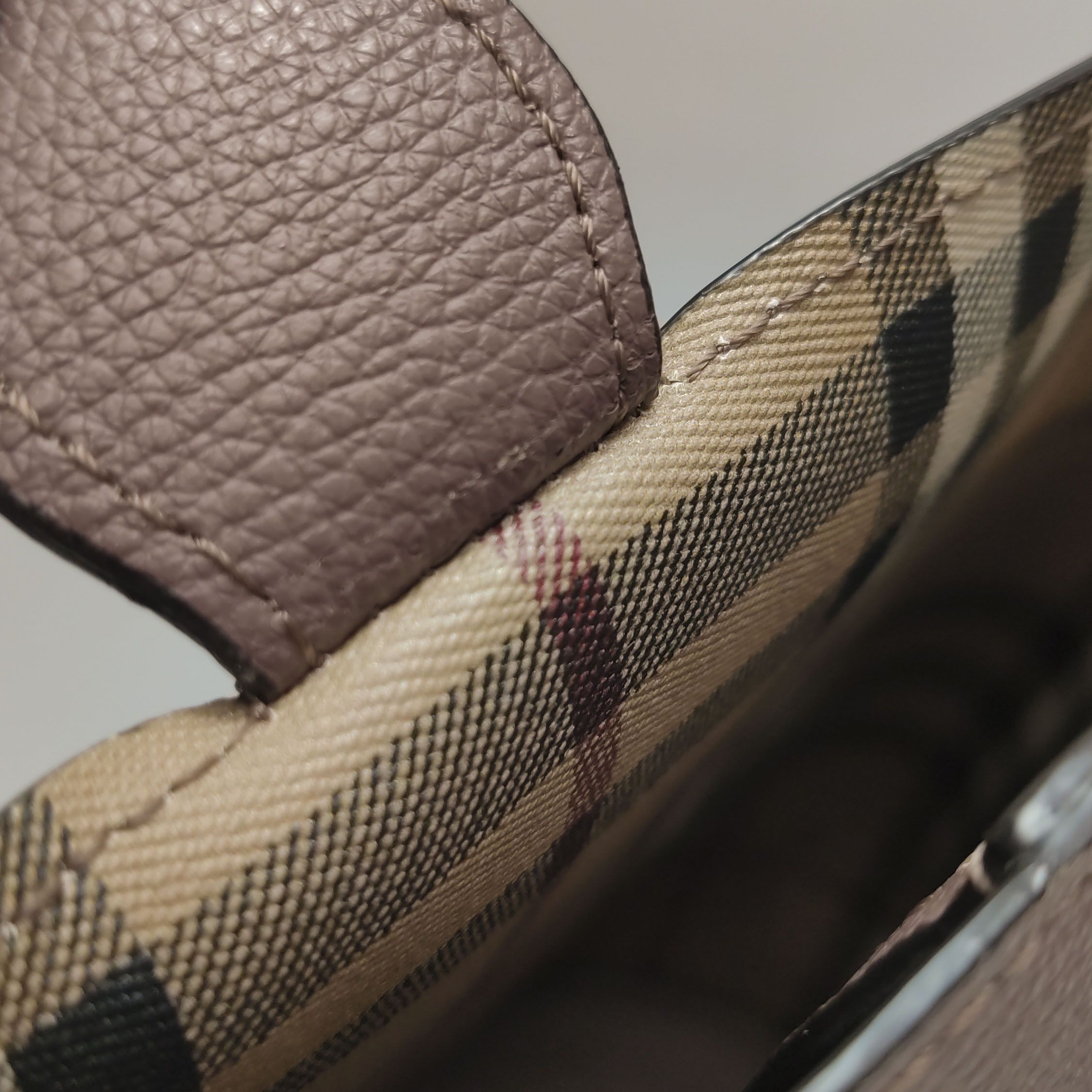 Burberry Burberry Women os Shoulder Bags Size ONE SIZE - 9 Thumbnail