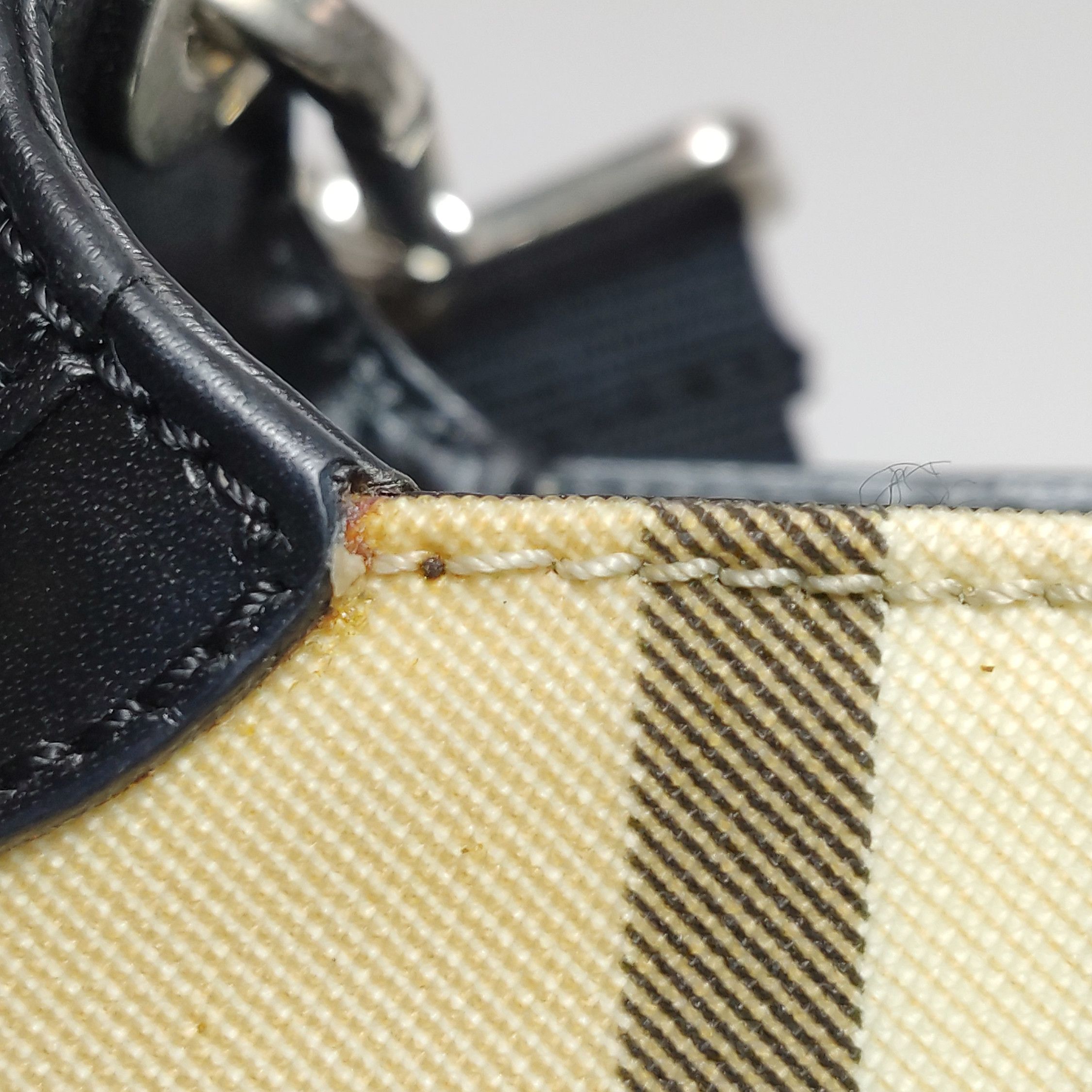 Burberry Burberry Women os Shoulder Bags Size ONE SIZE - 17 Thumbnail