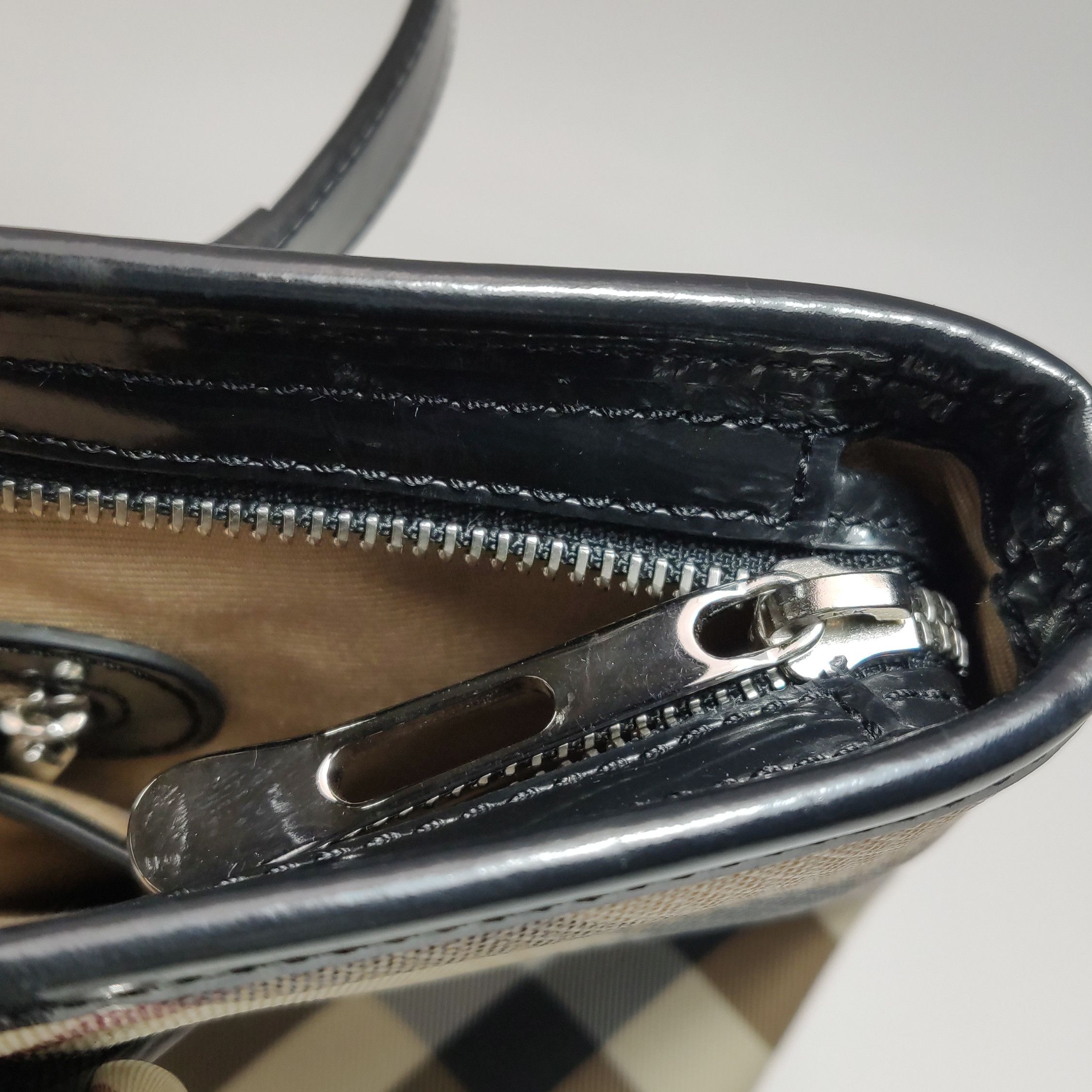 Burberry Burberry Women os Shoulder Bags Size ONE SIZE - 12 Thumbnail