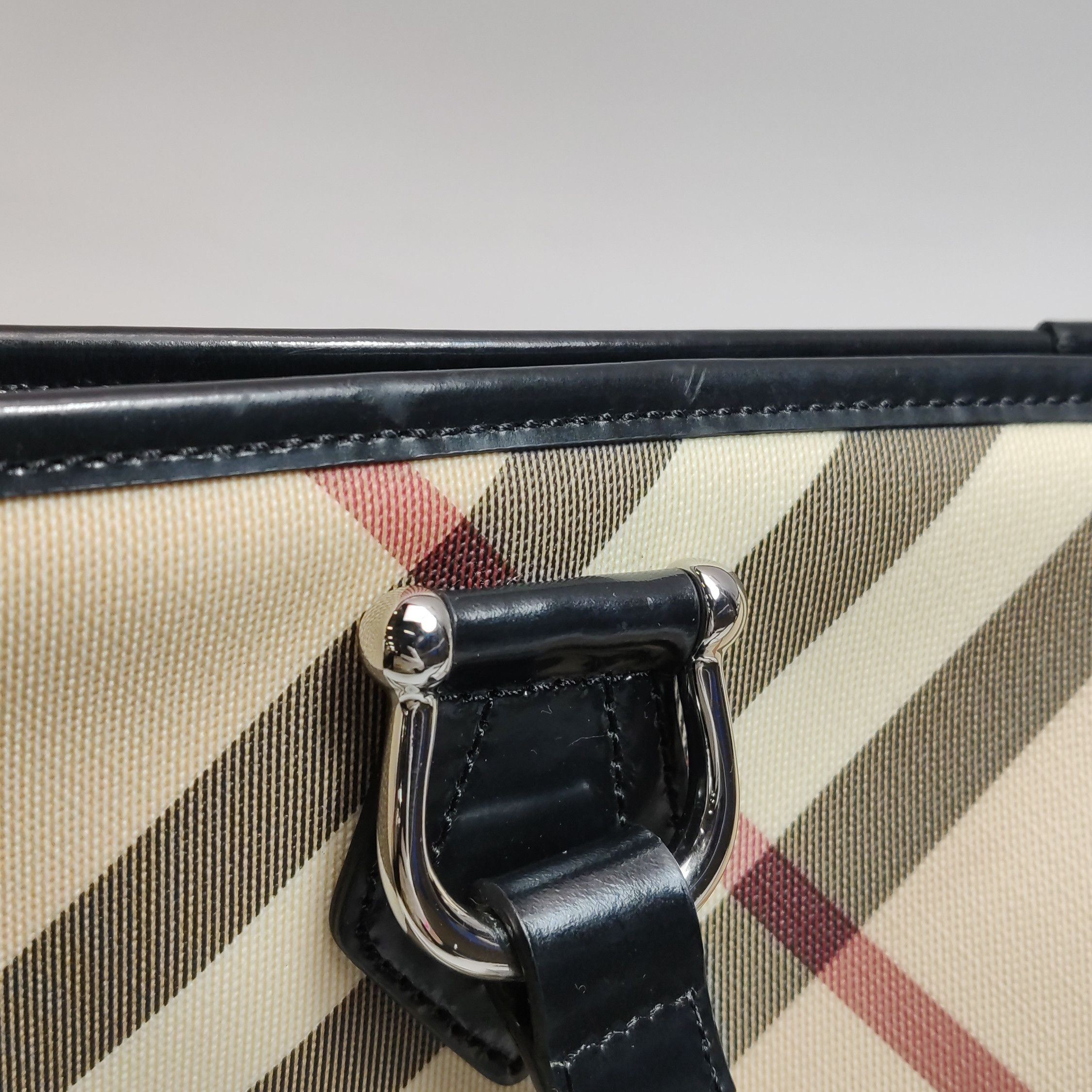 Burberry Burberry Women os Shoulder Bags Size ONE SIZE - 18 Thumbnail