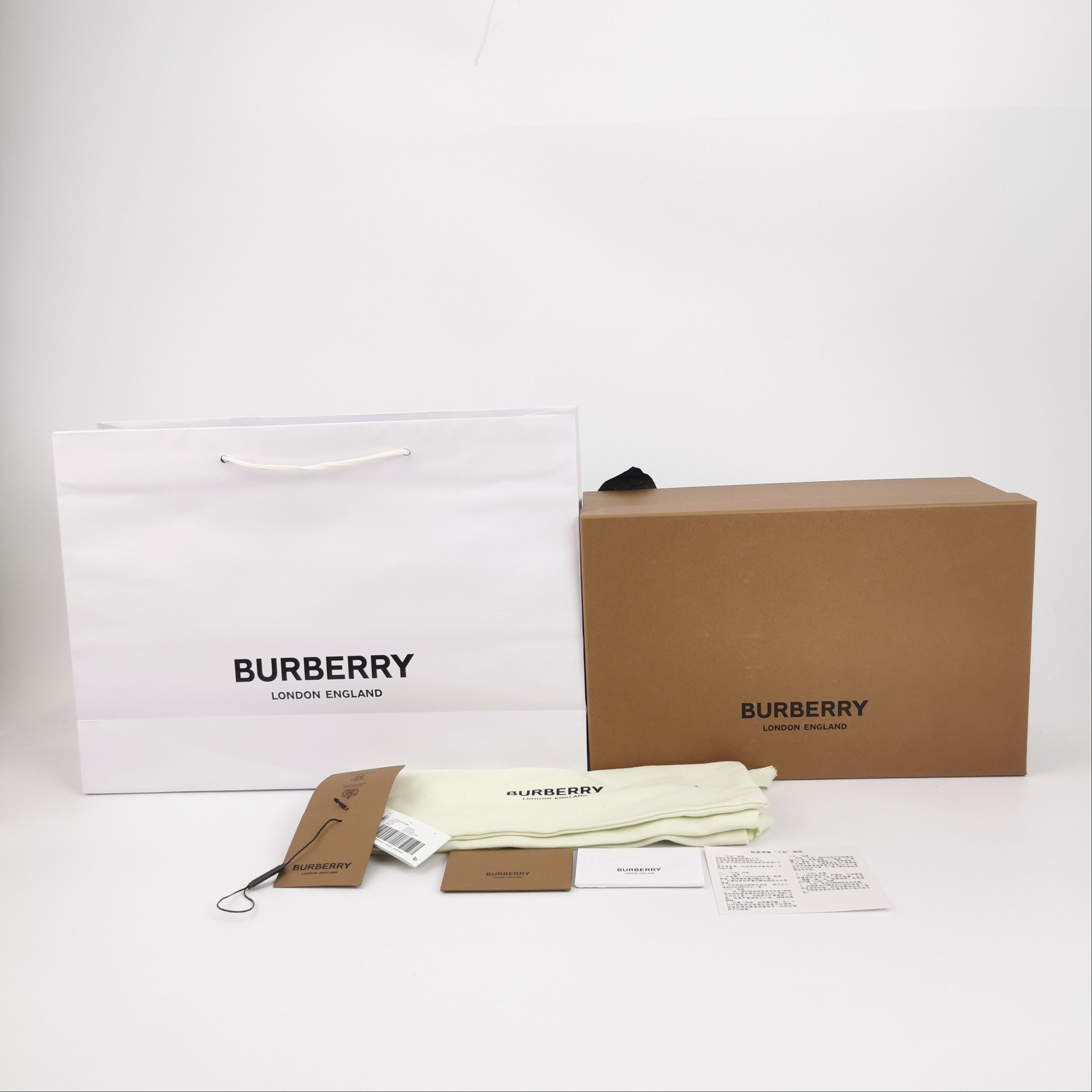 Burberry Burberry Women 6 Lowtop Sneakers Size US 6 / IT 36 - 6 Thumbnail