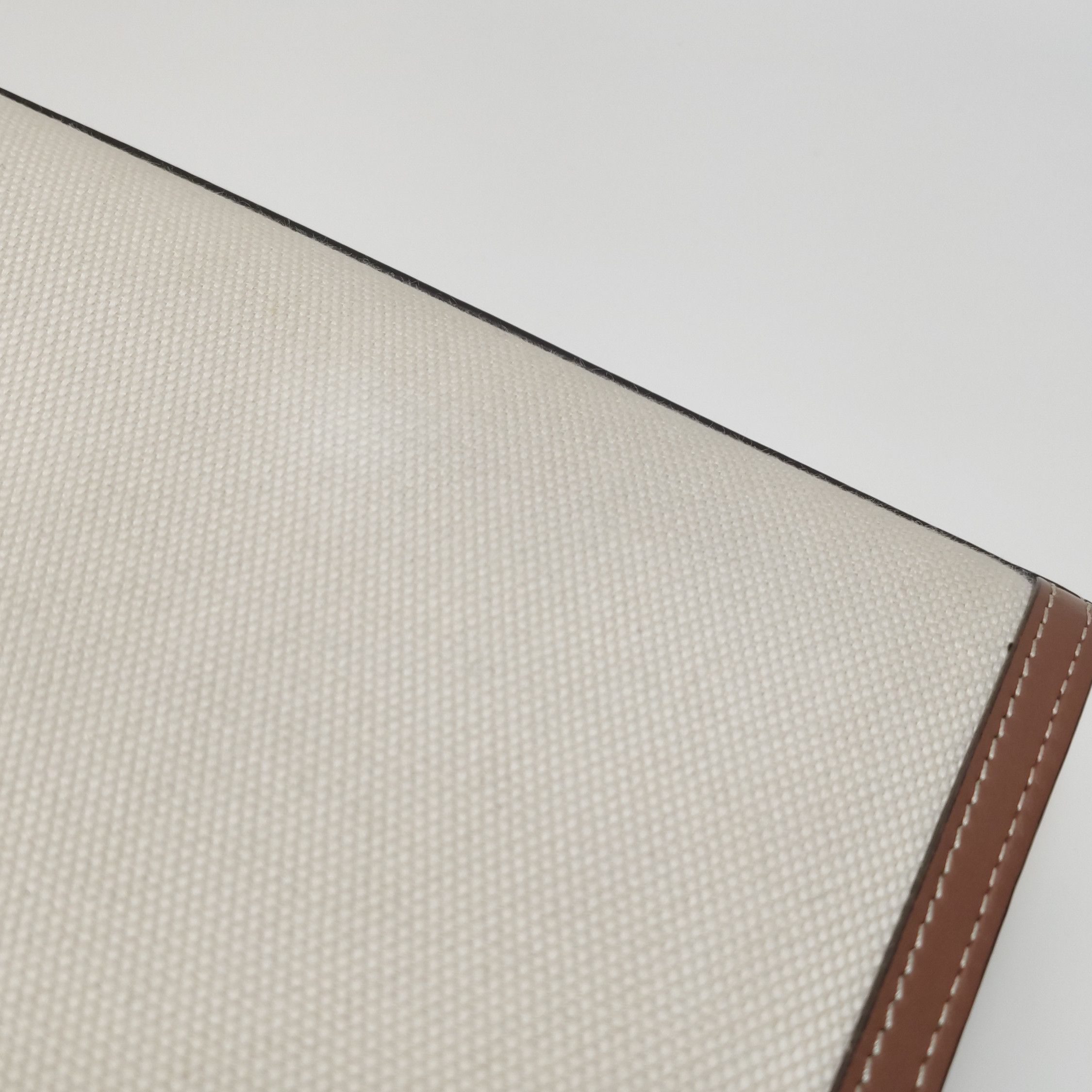 Burberry Burberry Women os Shoulder Bags Size ONE SIZE - 18 Thumbnail