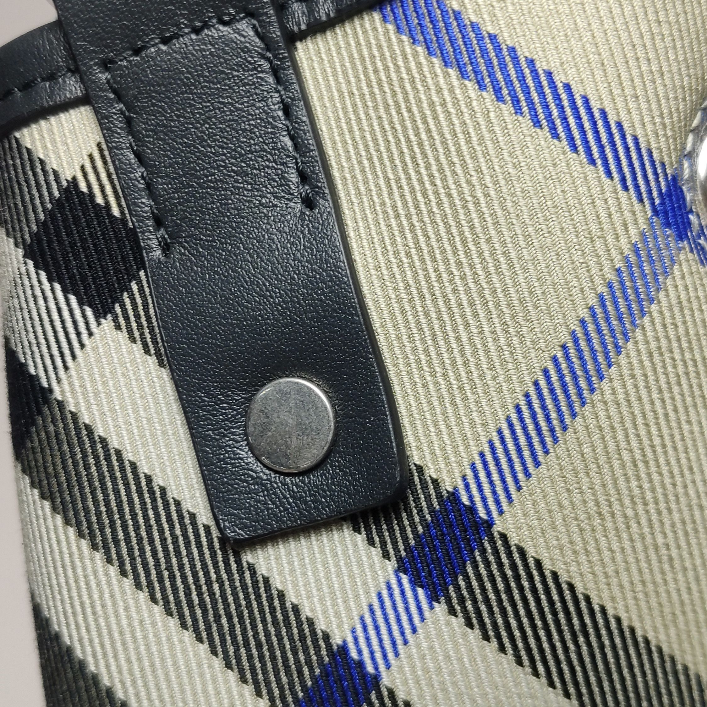 Burberry Burberry Women os Shoulder Bags Size ONE SIZE - 12 Thumbnail