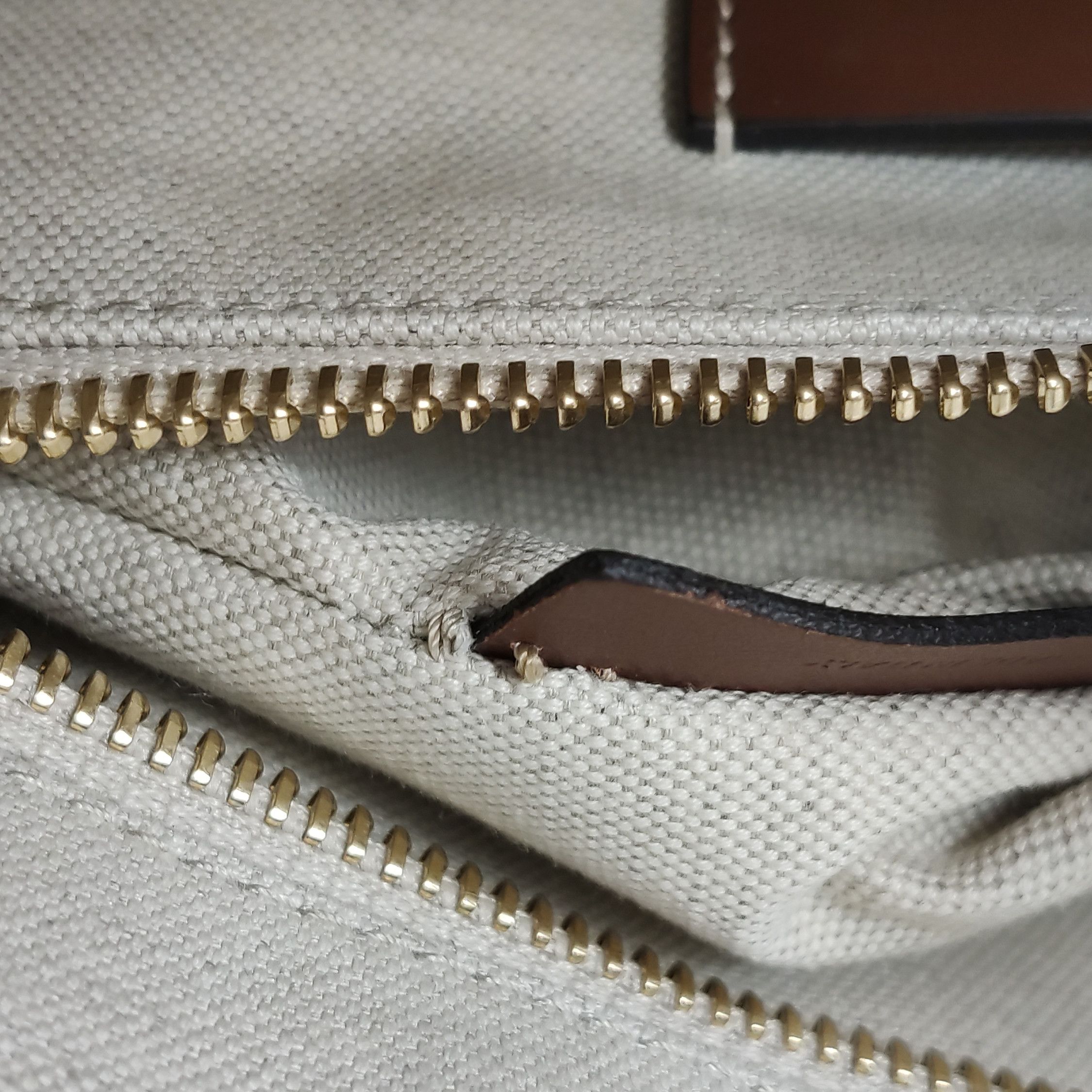 Burberry Burberry Women os Shoulder Bags Size ONE SIZE - 9 Thumbnail