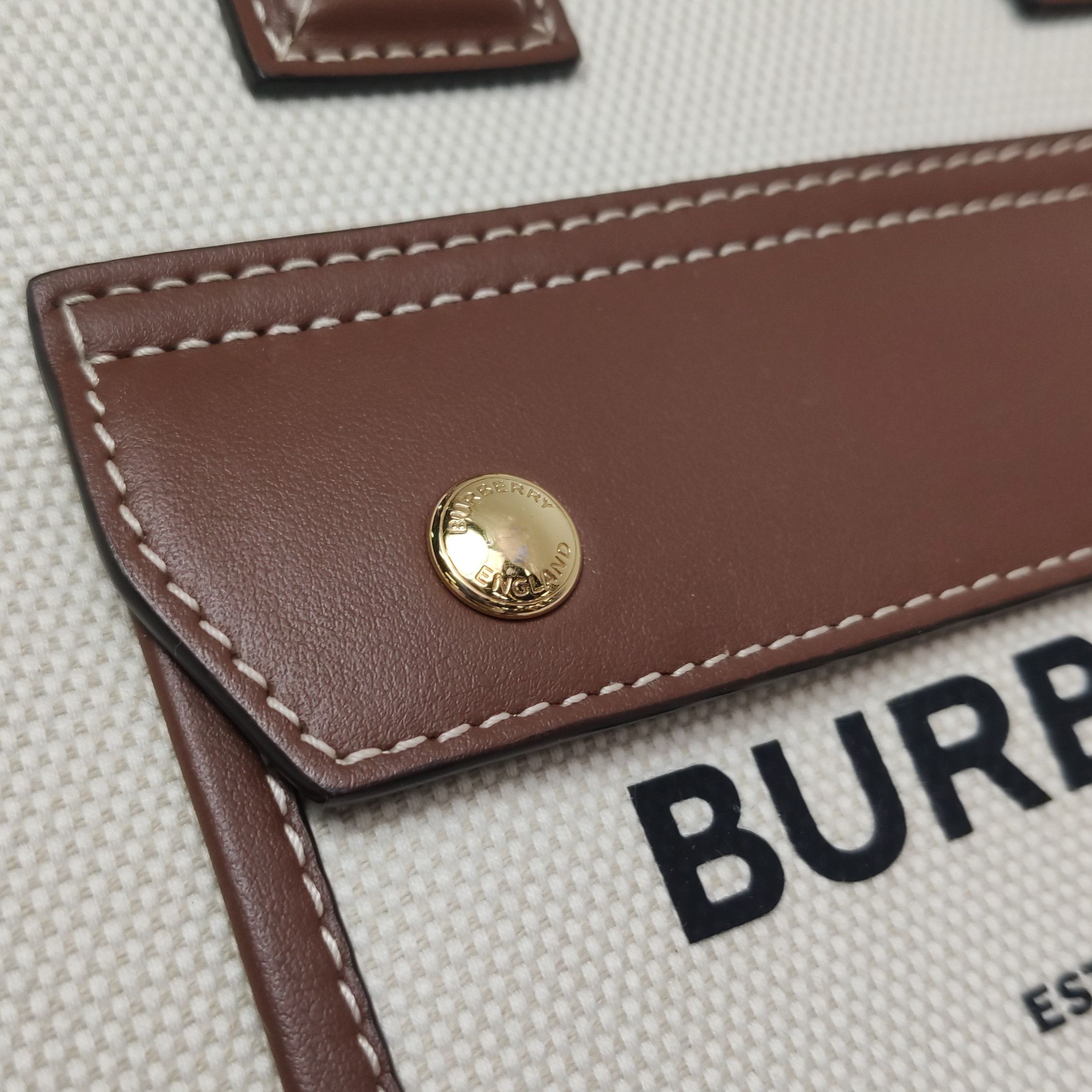 Burberry Burberry Women os Shoulder Bags Size ONE SIZE - 12 Thumbnail