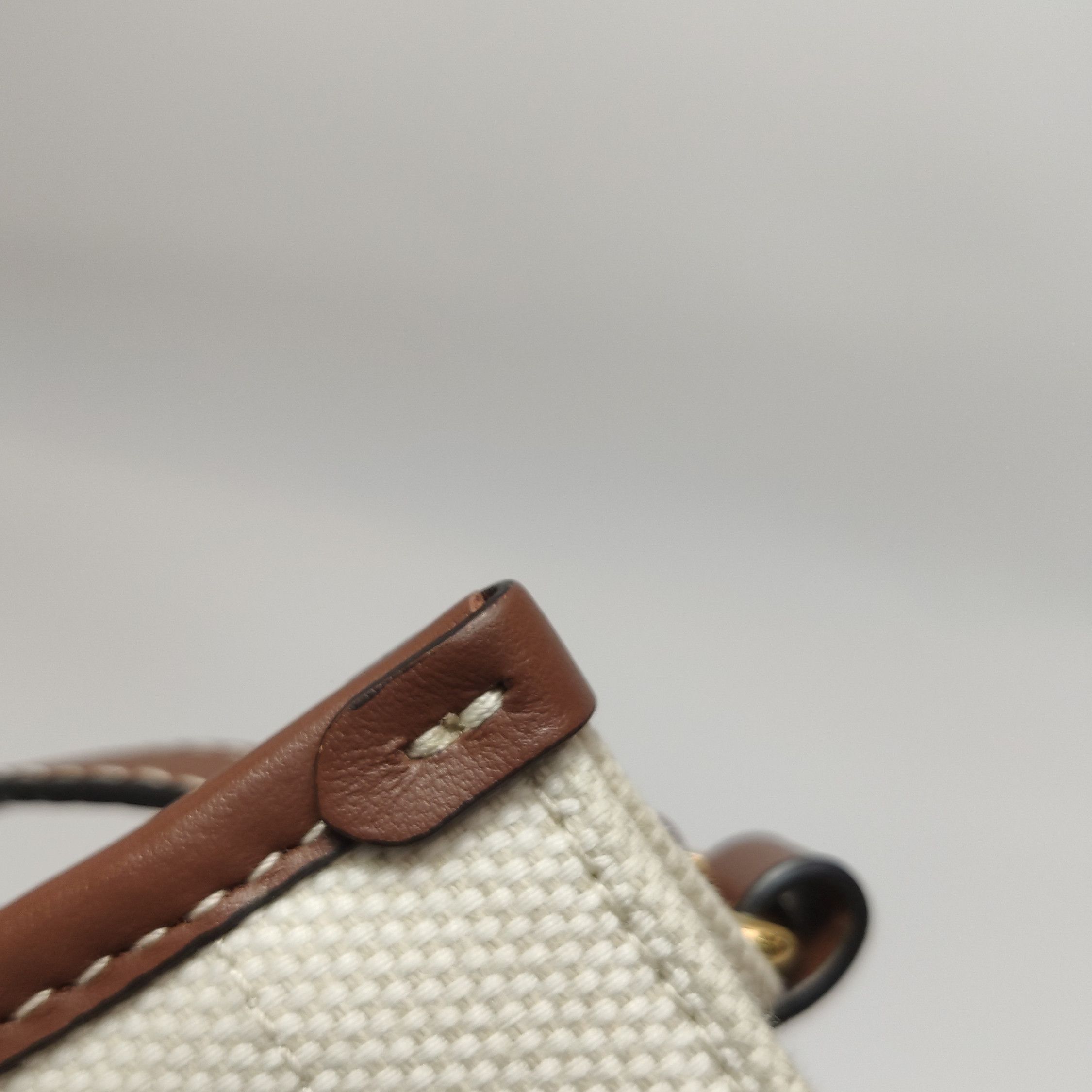 Burberry Burberry Women os Shoulder Bags Size ONE SIZE - 16 Thumbnail