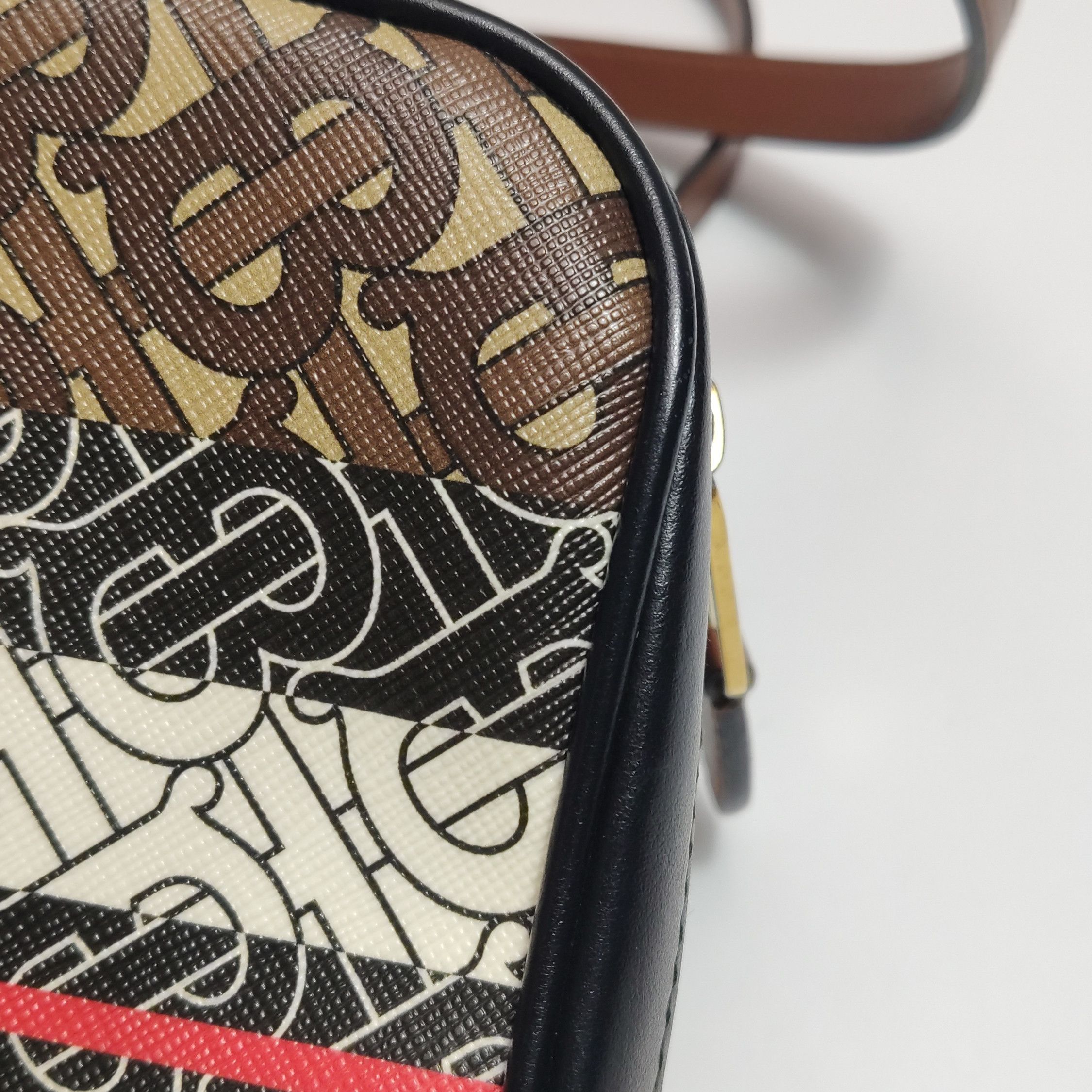 Burberry Burberry Women os Shoulder Bags Size ONE SIZE - 22 Thumbnail