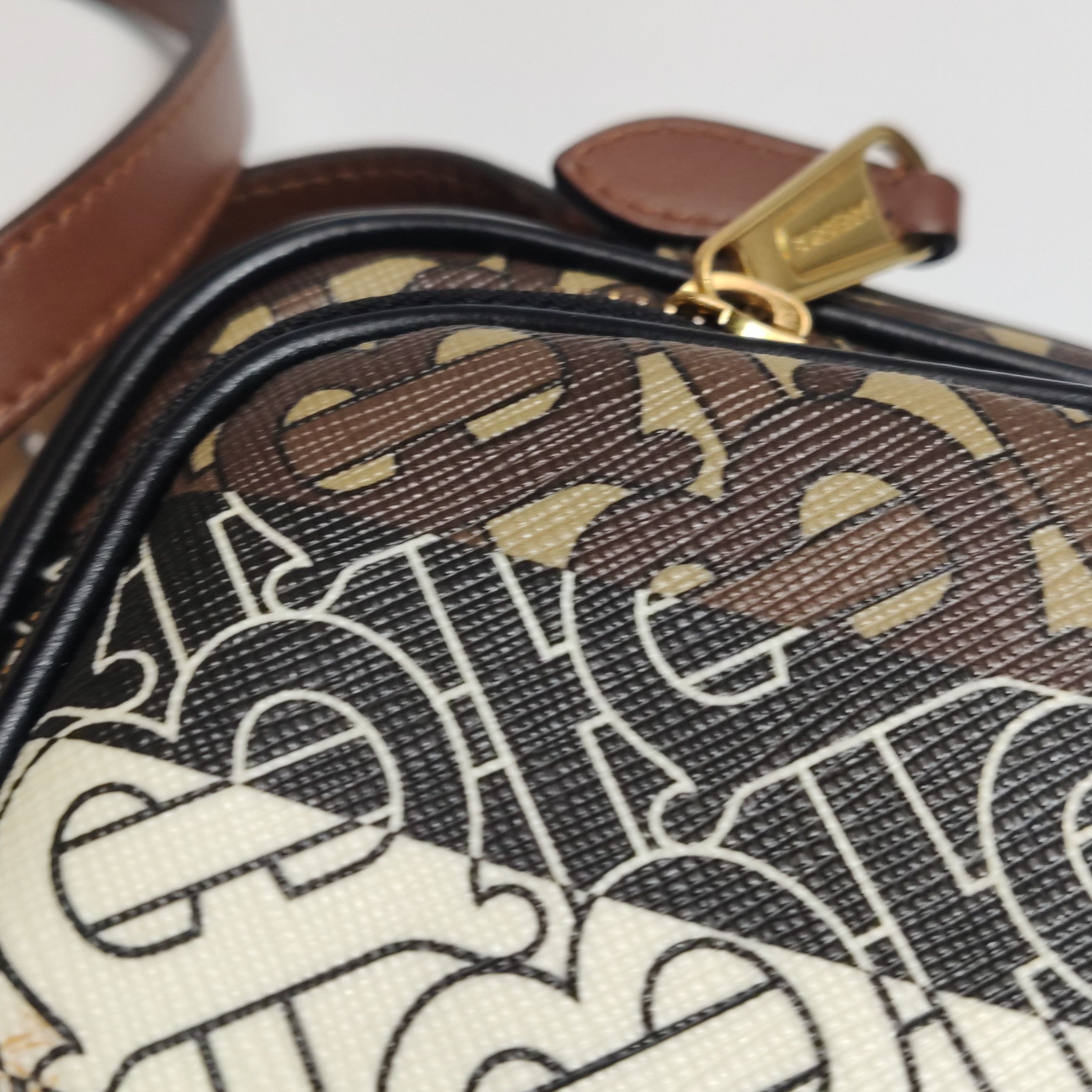 Burberry Burberry Women os Shoulder Bags Size ONE SIZE - 19 Thumbnail