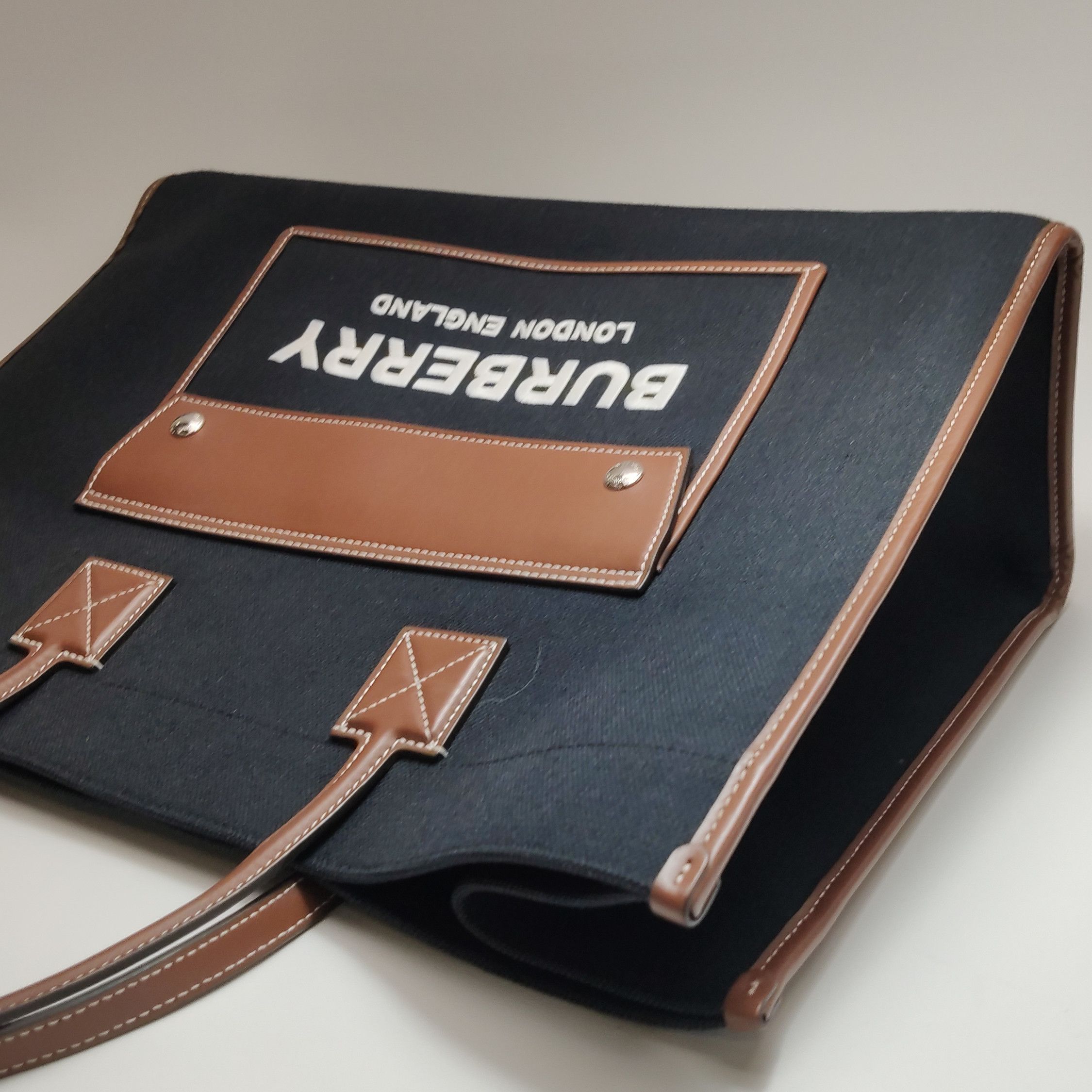 Burberry Burberry Women os Shoulder Bags Size ONE SIZE - 24 Thumbnail