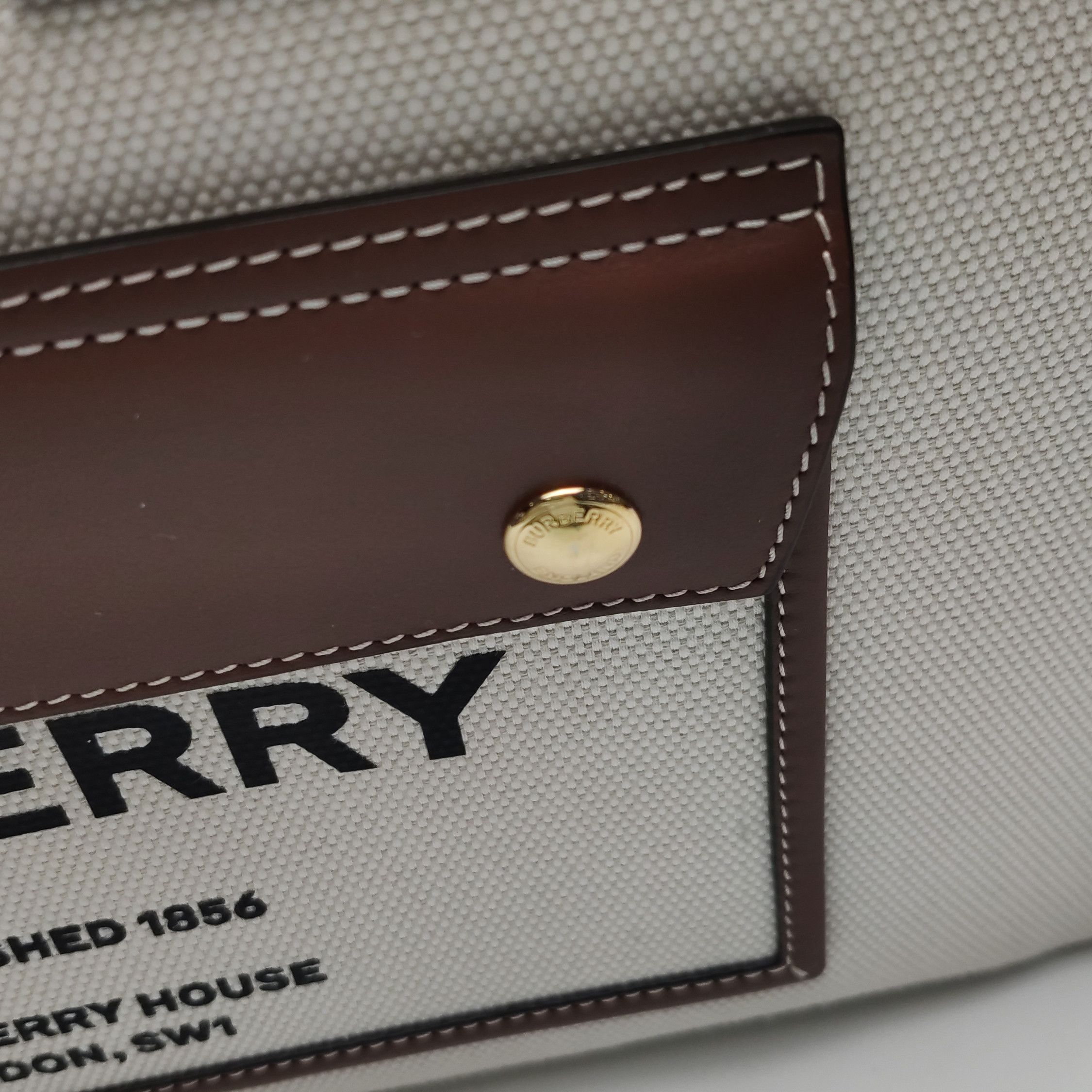 Burberry Burberry Women os Shoulder Bags Size ONE SIZE - 12 Thumbnail