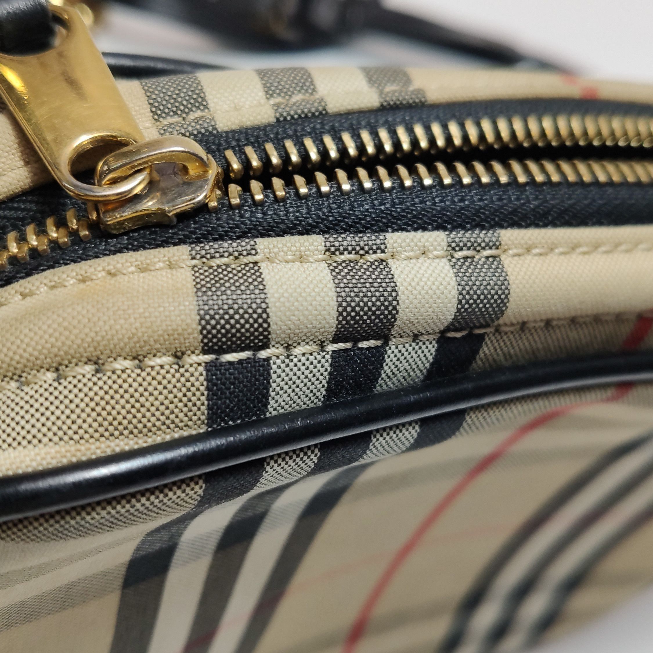 Burberry Burberry Women os Shoulder Bags Size ONE SIZE - 18 Thumbnail