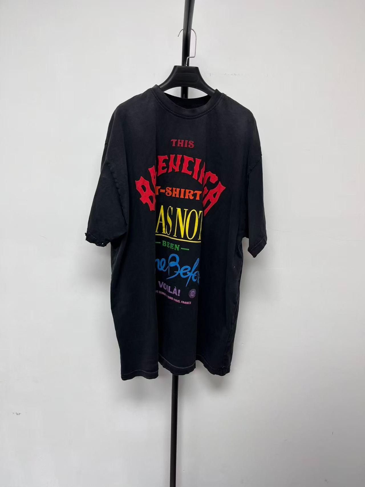 Balenciaga Balenciaga Graphic Print Distressed T-Shirt Size 3 Size US L / EU 52-54 / 3 - 2 Thumbnail