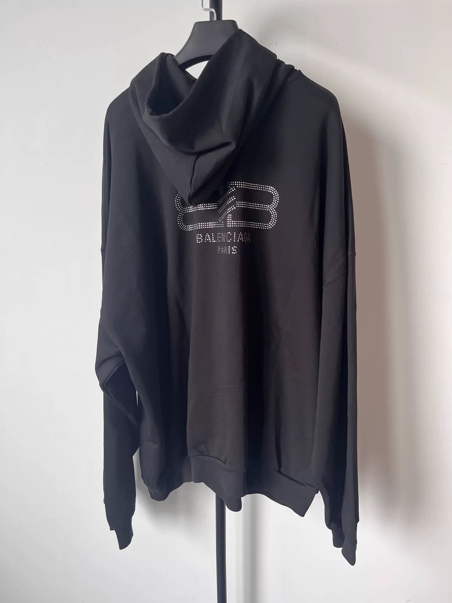 Balenciaga Balenciaga Rhinestone Logo Hoodie Size 4 Size US XL / EU 56 / 4 - 2 Thumbnail