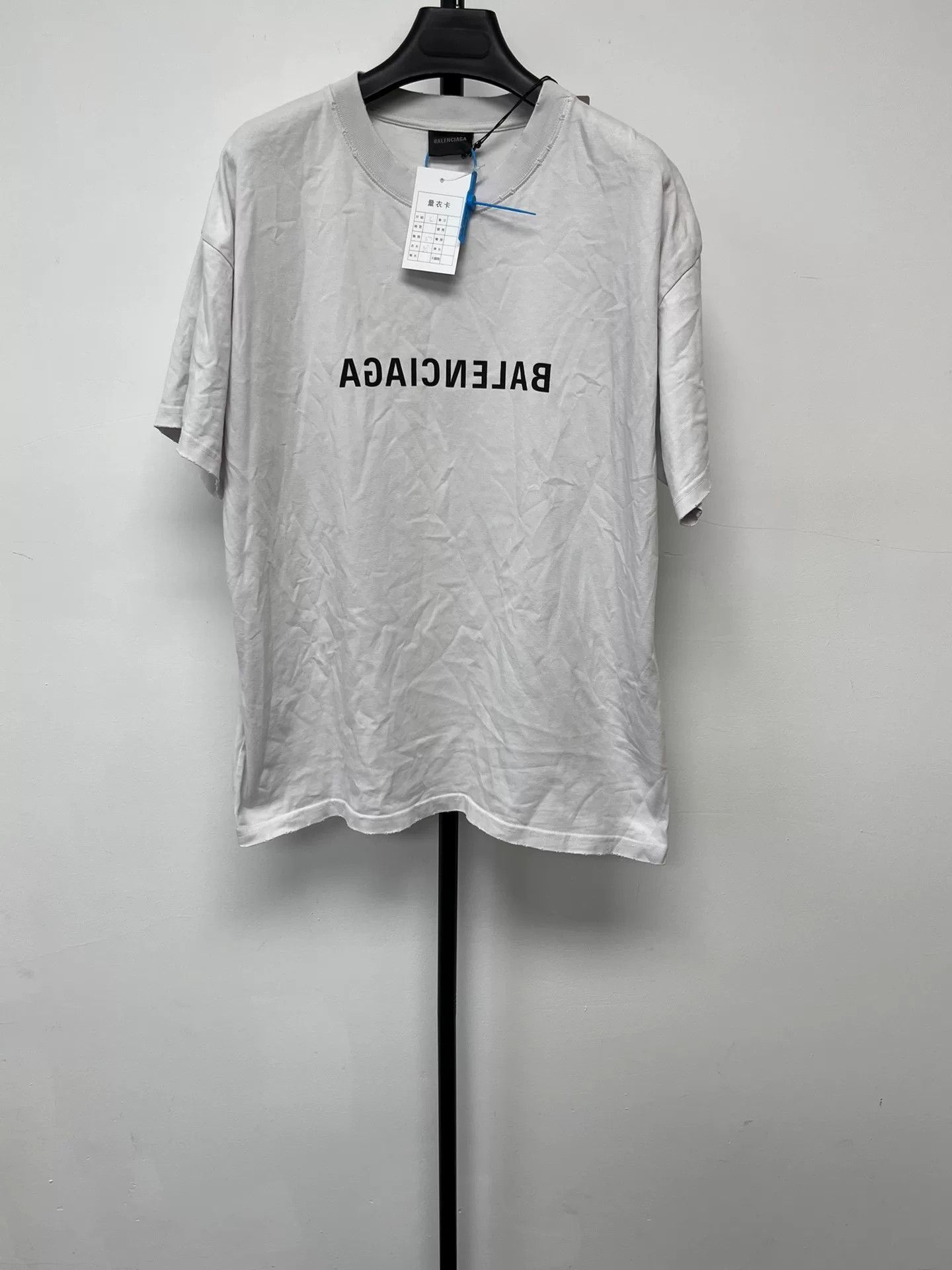 Balenciaga Balenciaga Mirrored Logo Distressed T-Shirt Size L Size US L / EU 52-54 / 3 - 2 Thumbnail