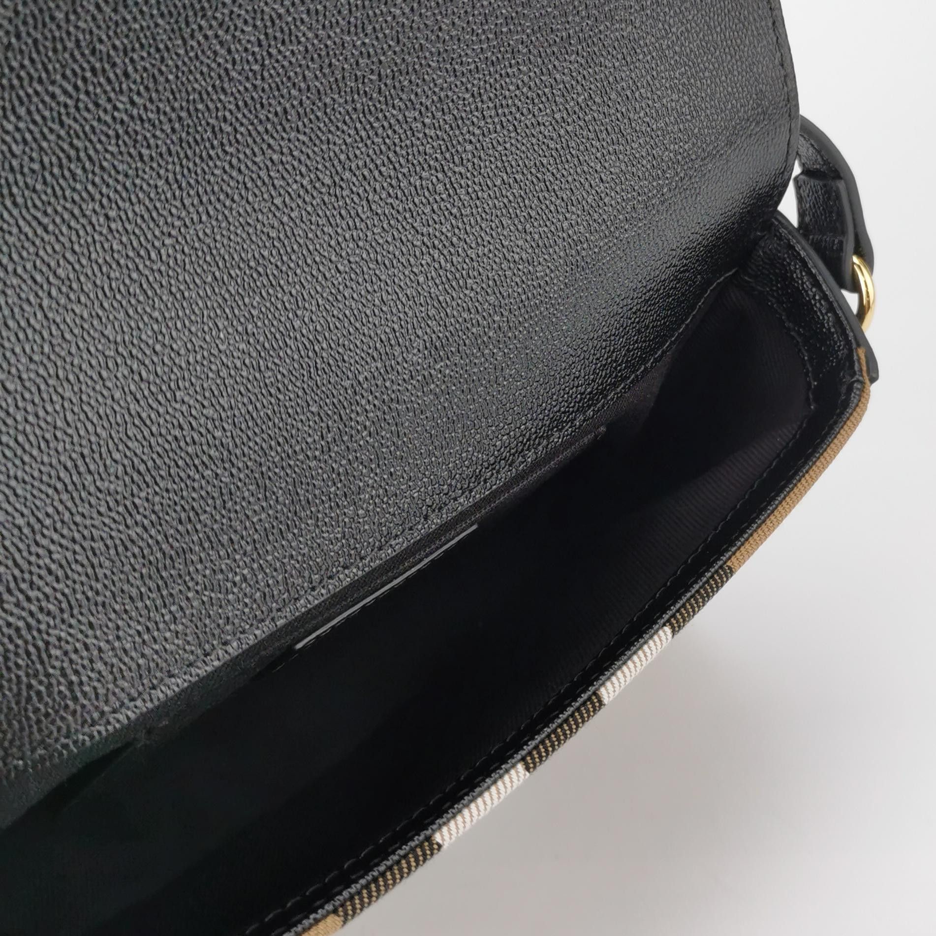 Burberry Burberry Women os Shoulder Bags Size ONE SIZE - 7 Thumbnail