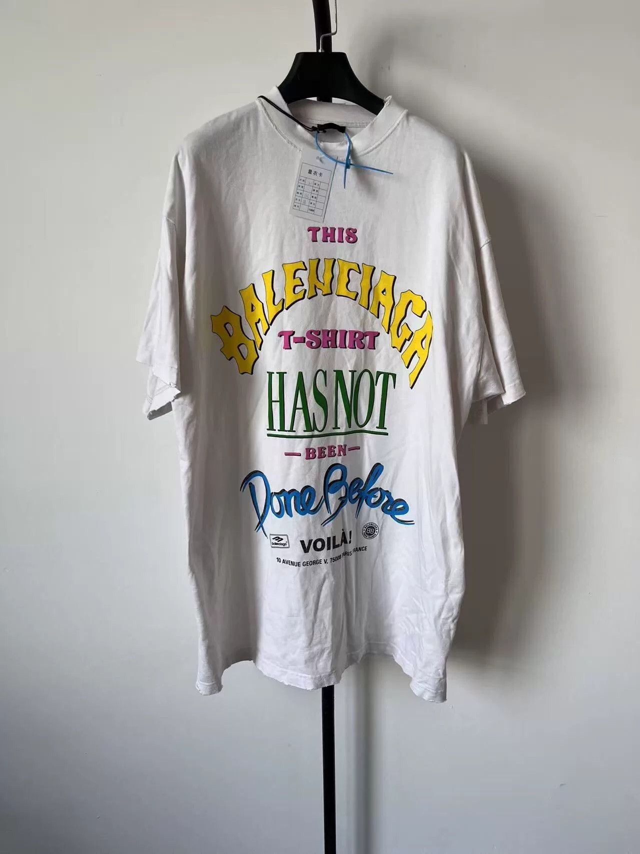 Balenciaga Balenciaga Voila Graphic Distressed T-Shirt Size 2 Size US M / EU 48-50 / 2 - 2 Thumbnail