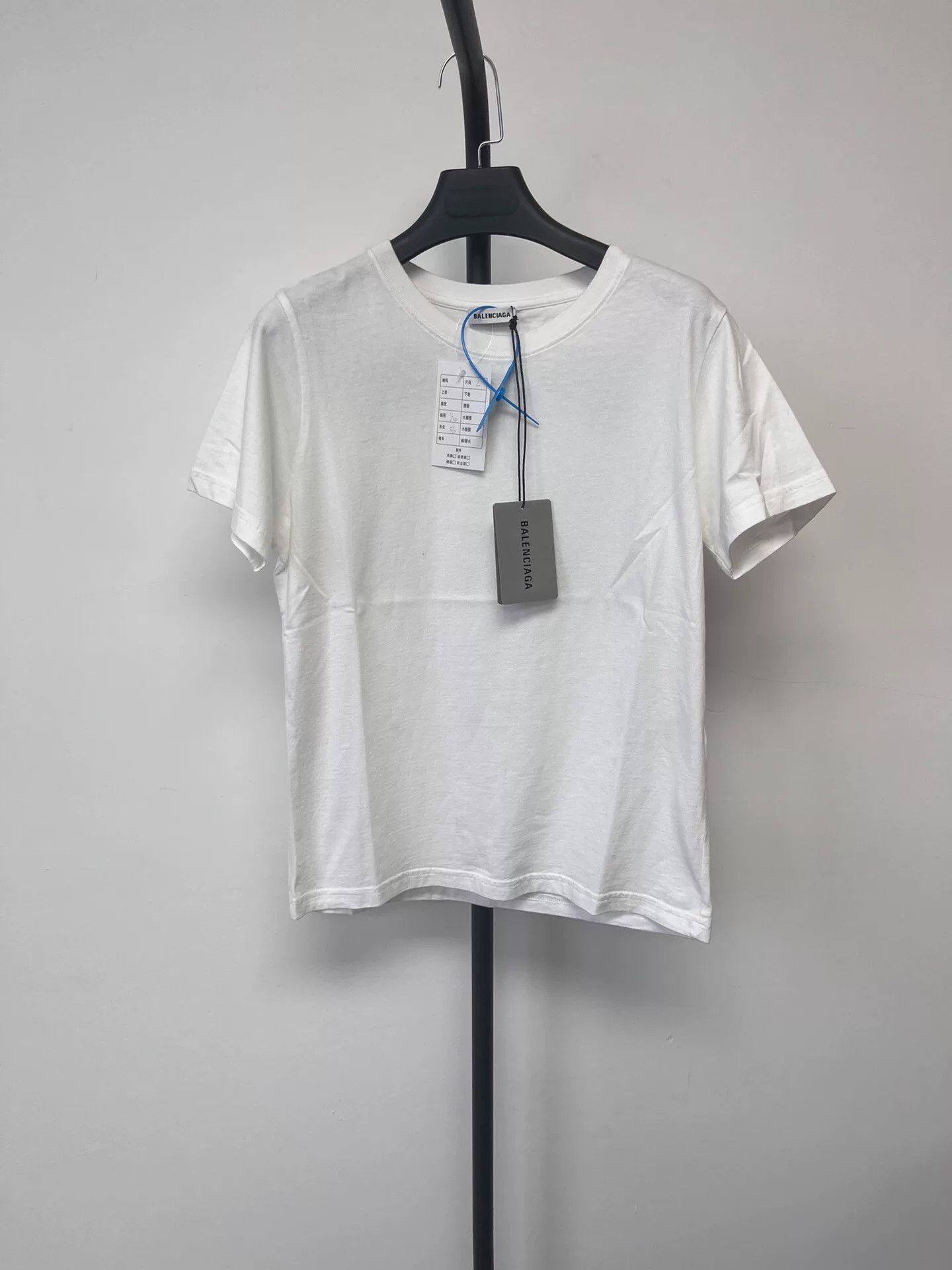 Balenciaga Balenciaga Gothic Logo T-Shirt Size L Size US L / EU 52-54 / 3 - 3 Thumbnail
