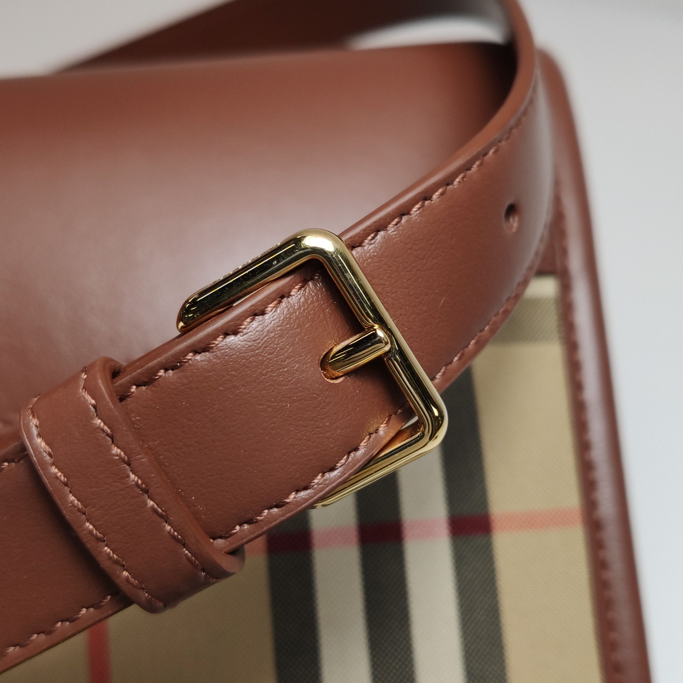 Burberry Burberry Women os Shoulder Bags Size ONE SIZE - 16 Thumbnail