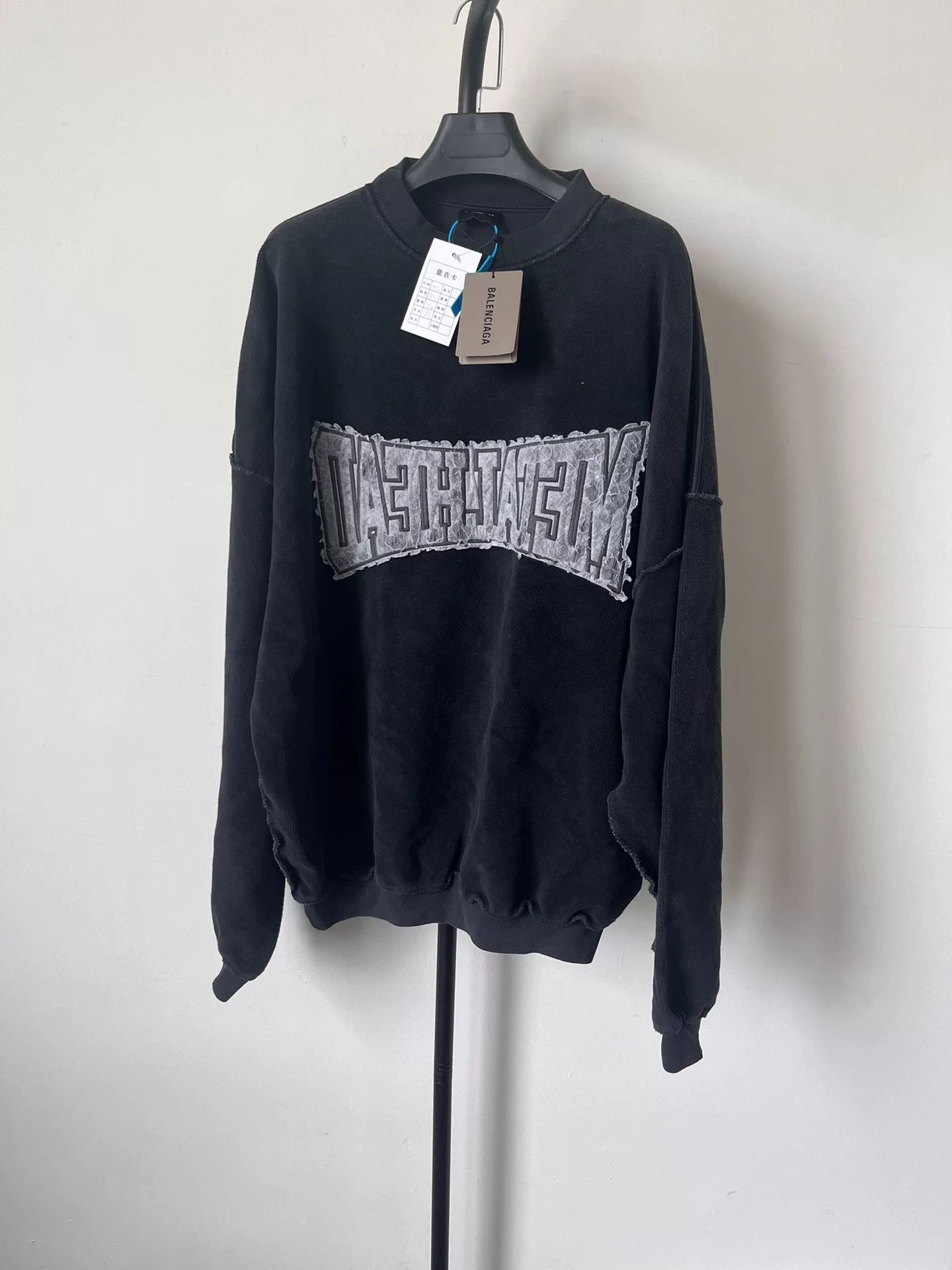 Balenciaga Balenciaga Reversible Logo Patch Sweatshirt XS Size US XS / EU 42 / 0 - 2 Thumbnail