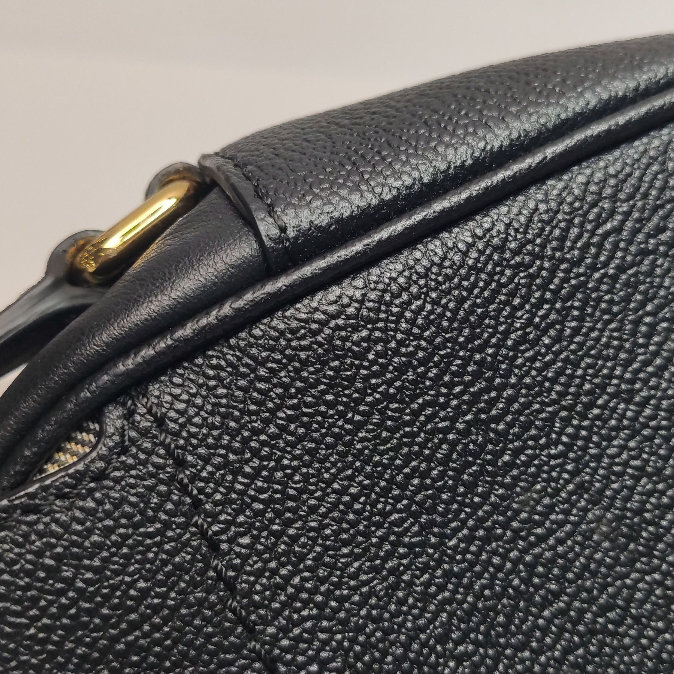 Burberry Burberry Women os Shoulder Bags Size ONE SIZE - 16 Thumbnail