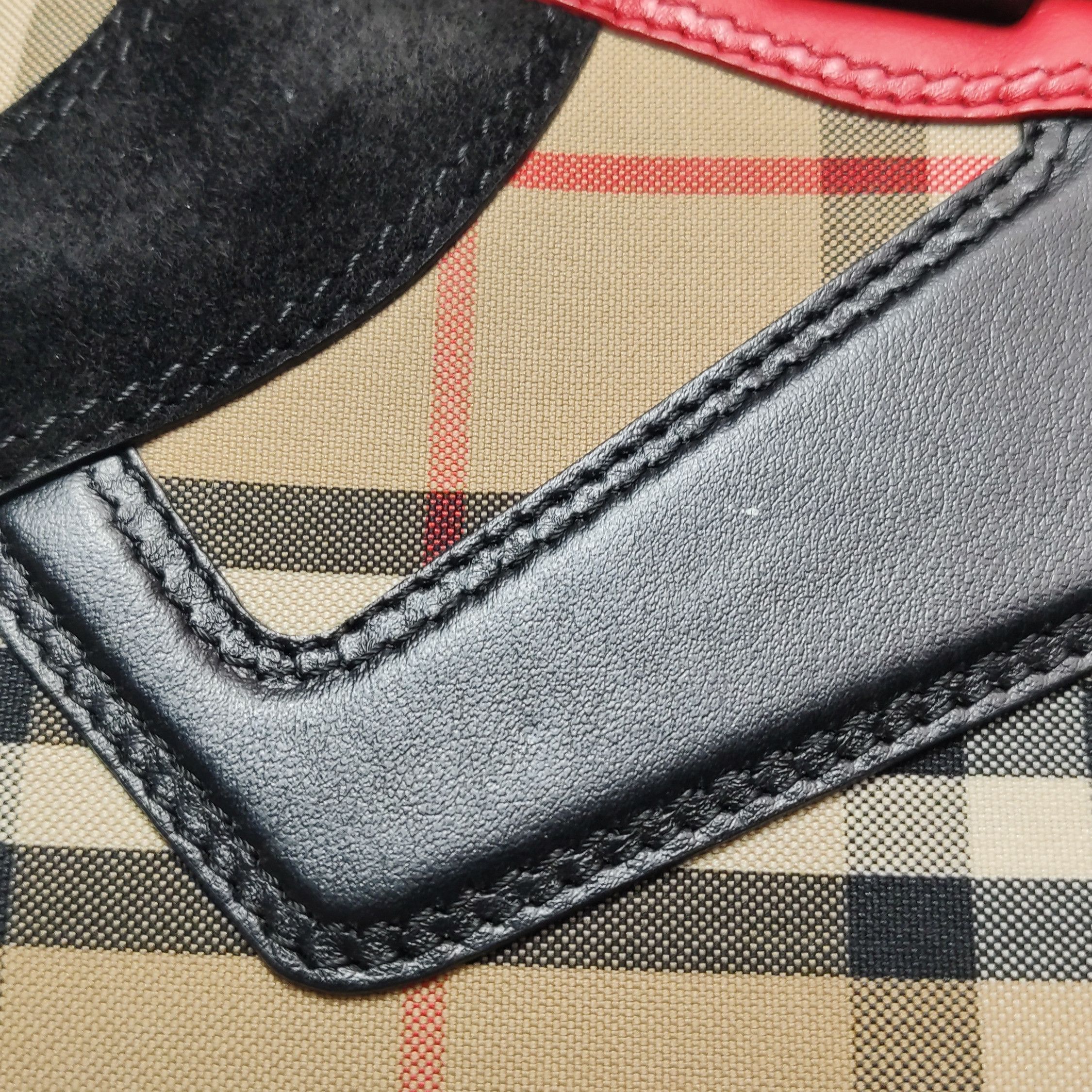 Burberry Burberry Women os Crossbody Bags Size ONE SIZE - 21 Thumbnail