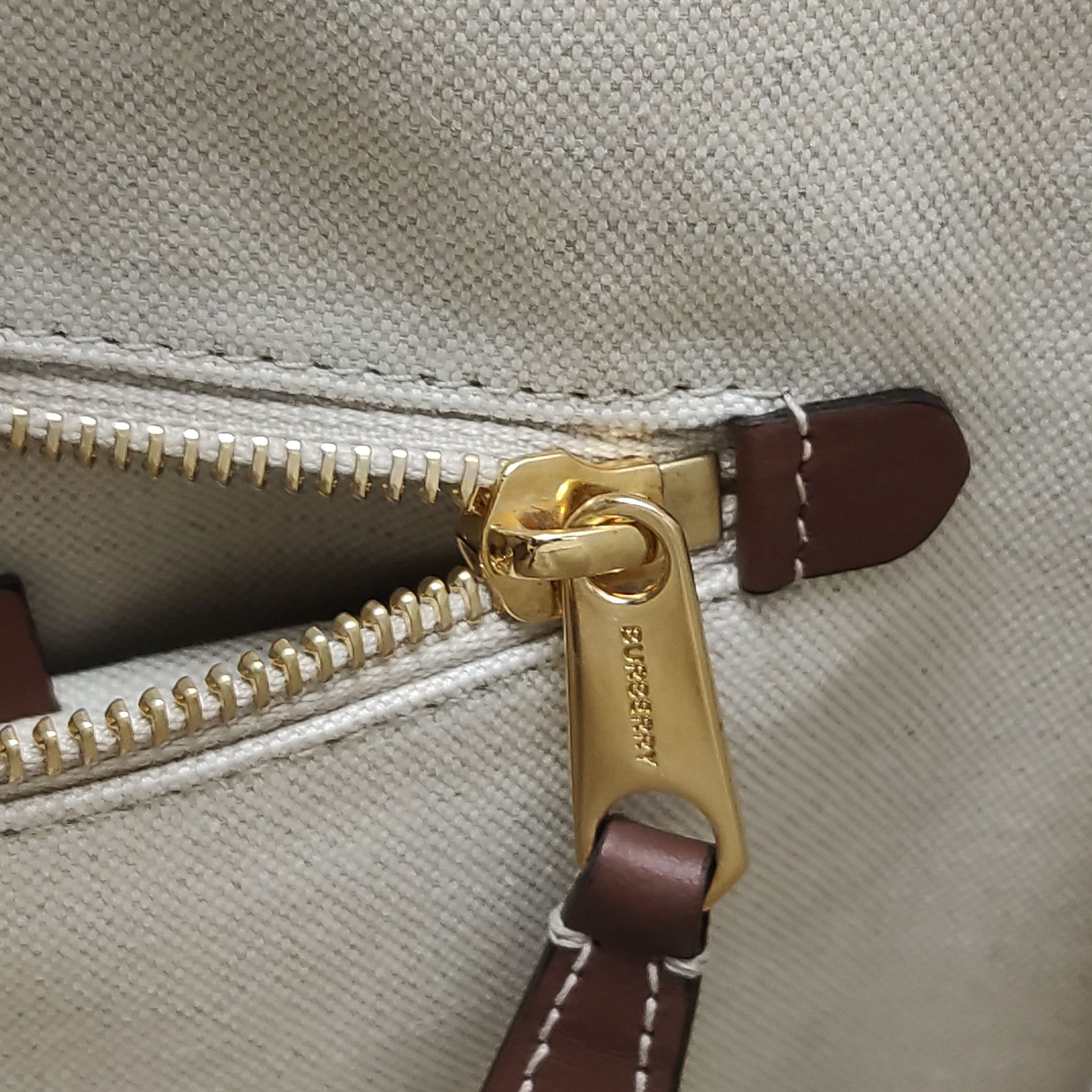 Burberry Burberry Women os Shoulder Bags Size ONE SIZE - 15 Thumbnail