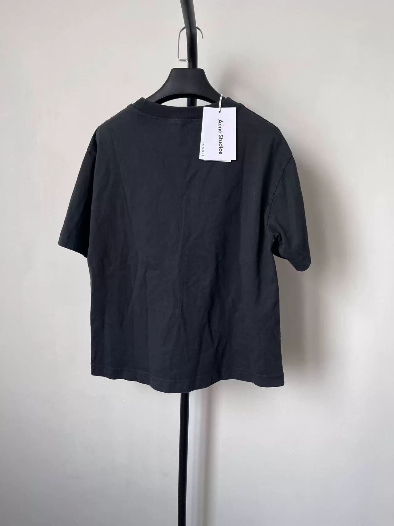 Acne Studios Acne Studios Center Logo T-Shirt XS Size XS / US 0-2 / IT 36-38 - 3 Thumbnail