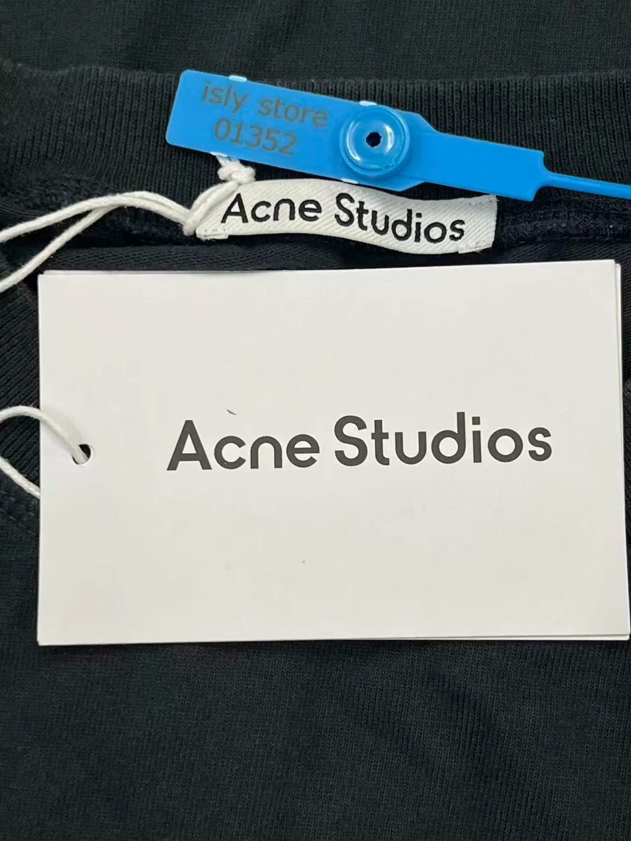 Acne Studios Acne Studios Center Logo T-Shirt XS Size XS / US 0-2 / IT 36-38 - 6 Thumbnail