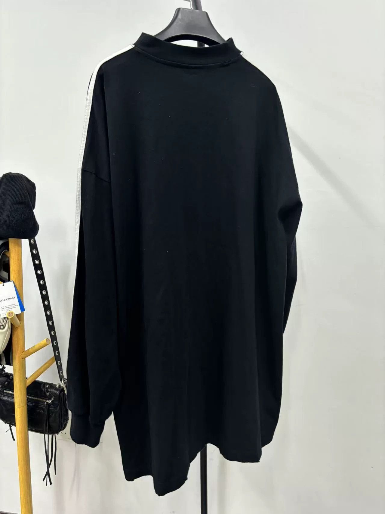 Balenciaga Balenciaga x Adidas 3-Stripes Long Sleeve T-Shirt 2 Size US M / EU 48-50 / 2 - 3 Thumbnail