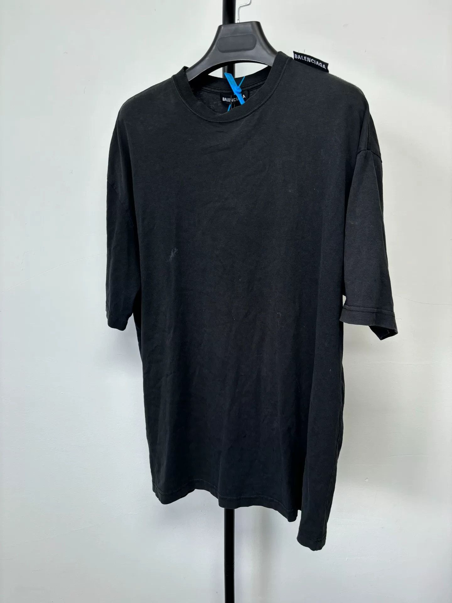 Balenciaga Balenciaga Shoulder Logo T-Shirt XS Size US XS / EU 42 / 0 - 2 Thumbnail
