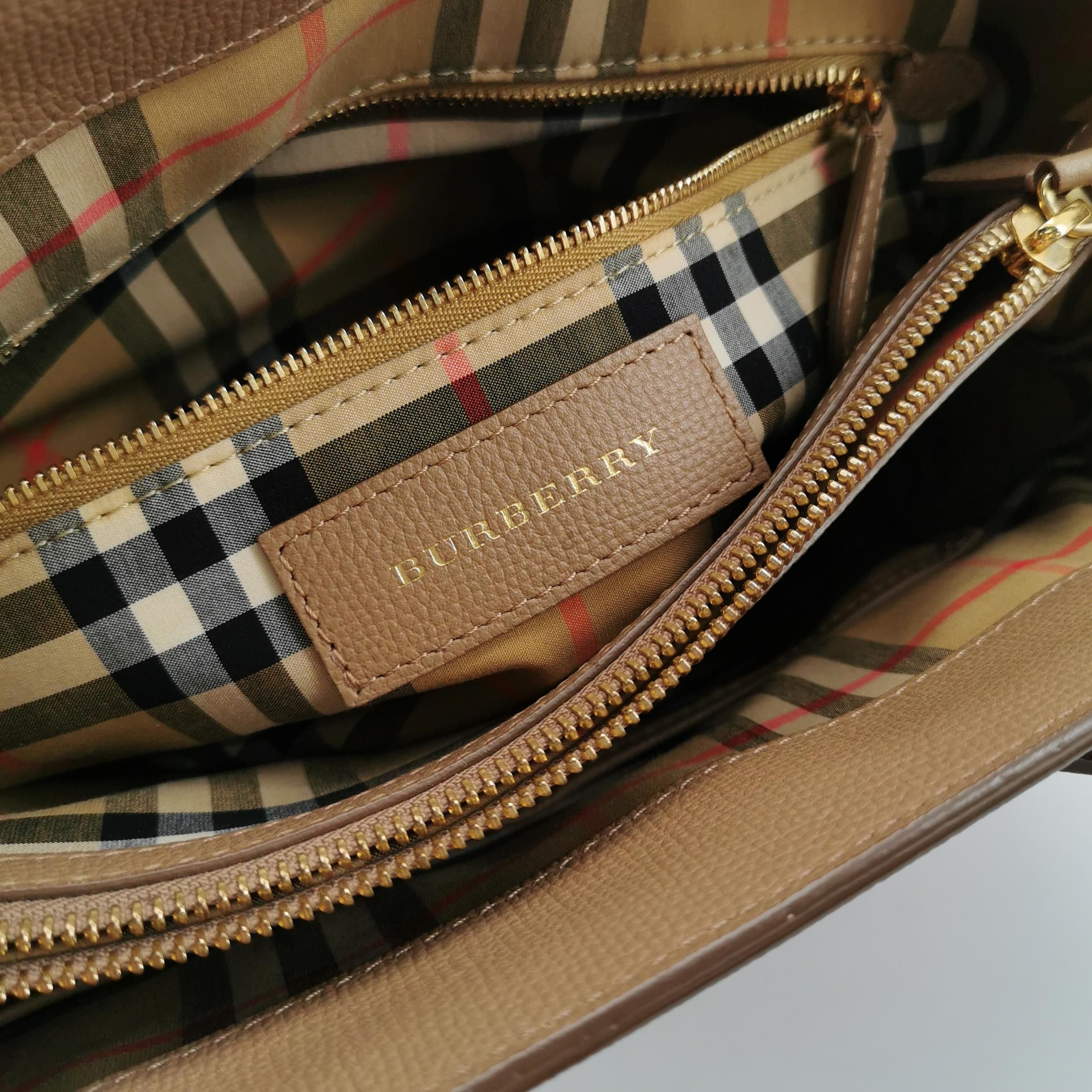 Burberry Burberry Women os Shoulder Bags Size ONE SIZE - 8 Thumbnail