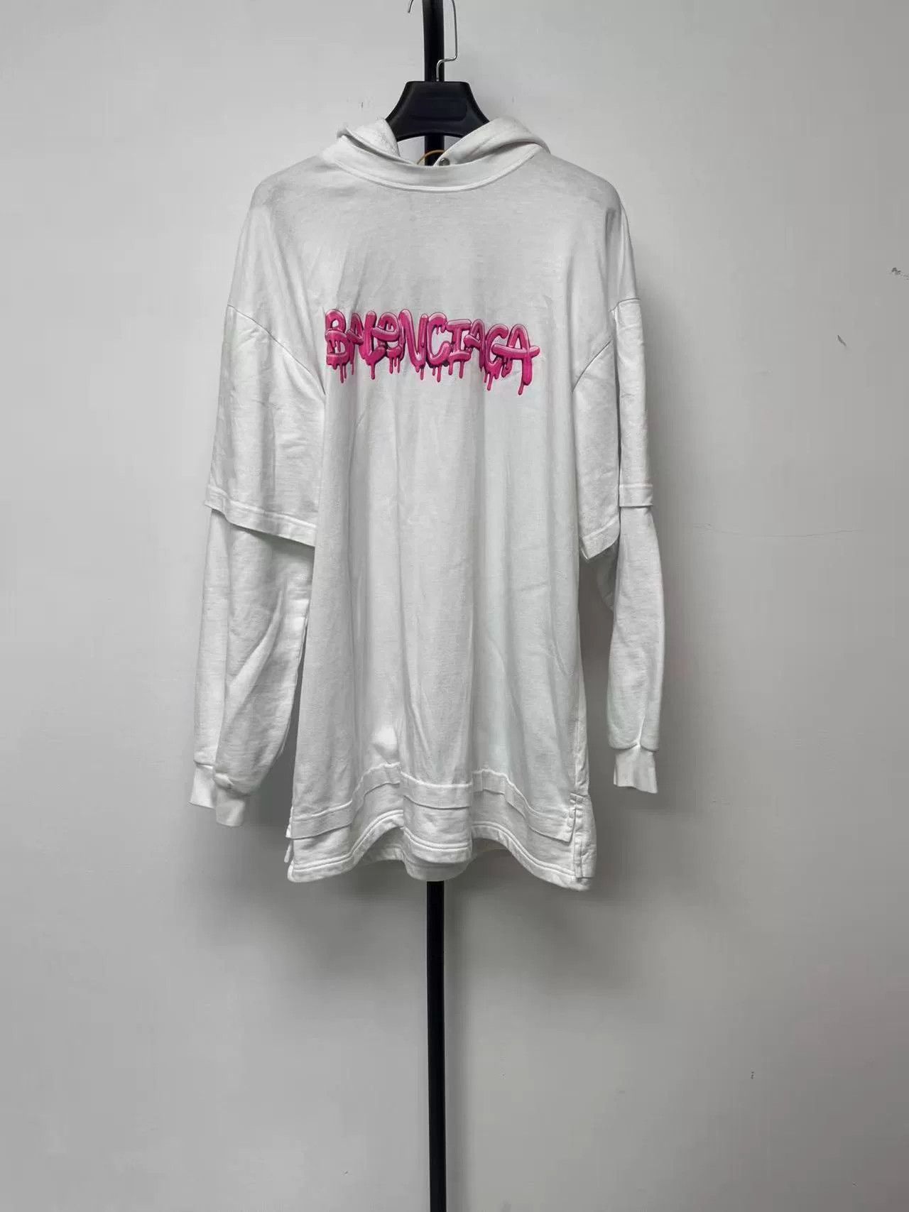 Balenciaga Balenciaga Pink Drip Logo Hoodie XXS Size US XXS / EU 40 - 2 Thumbnail
