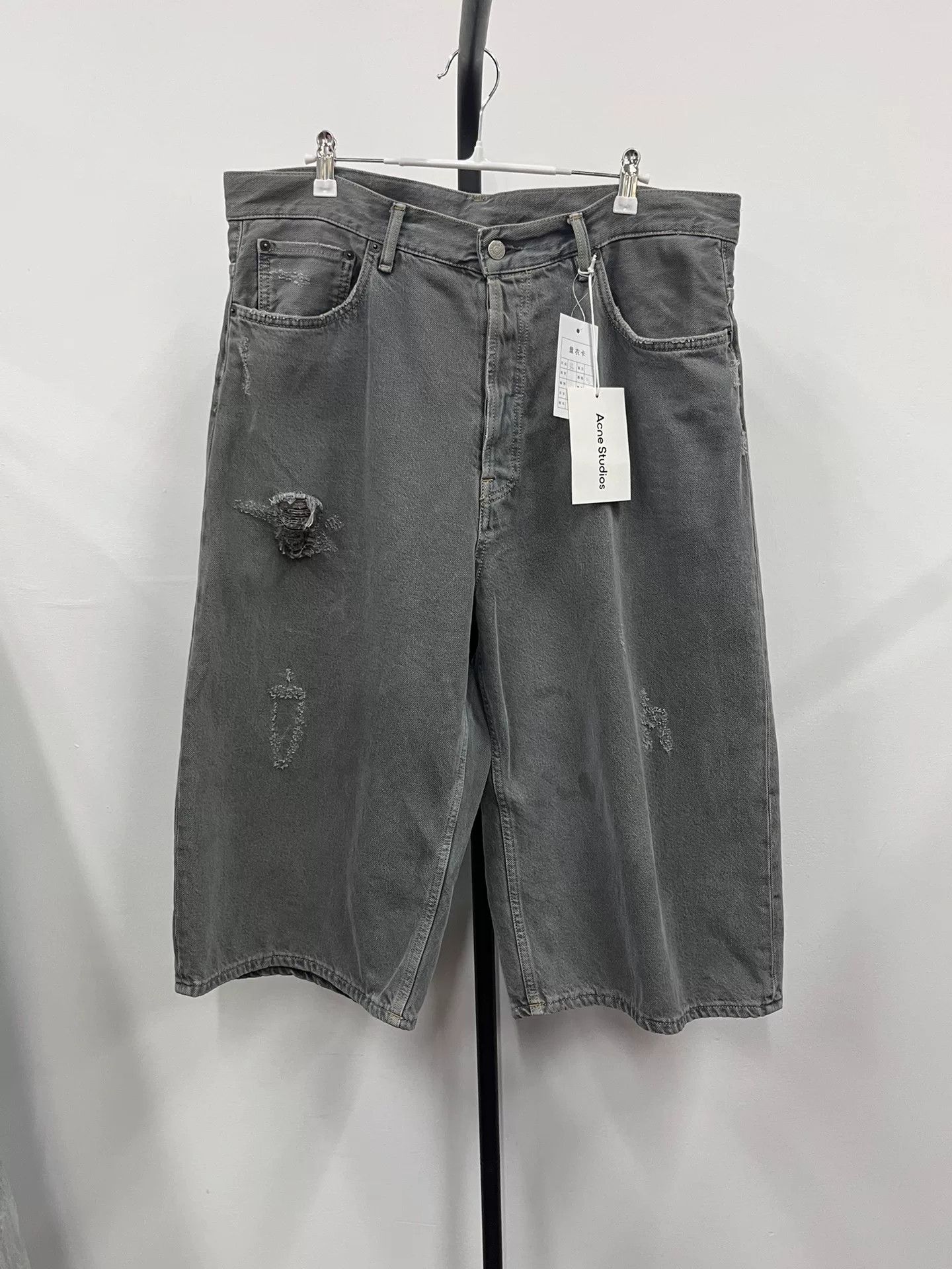 Acne Studios Acne Studios Distressed Denim Shorts 33 Size US 33 - 2 Thumbnail