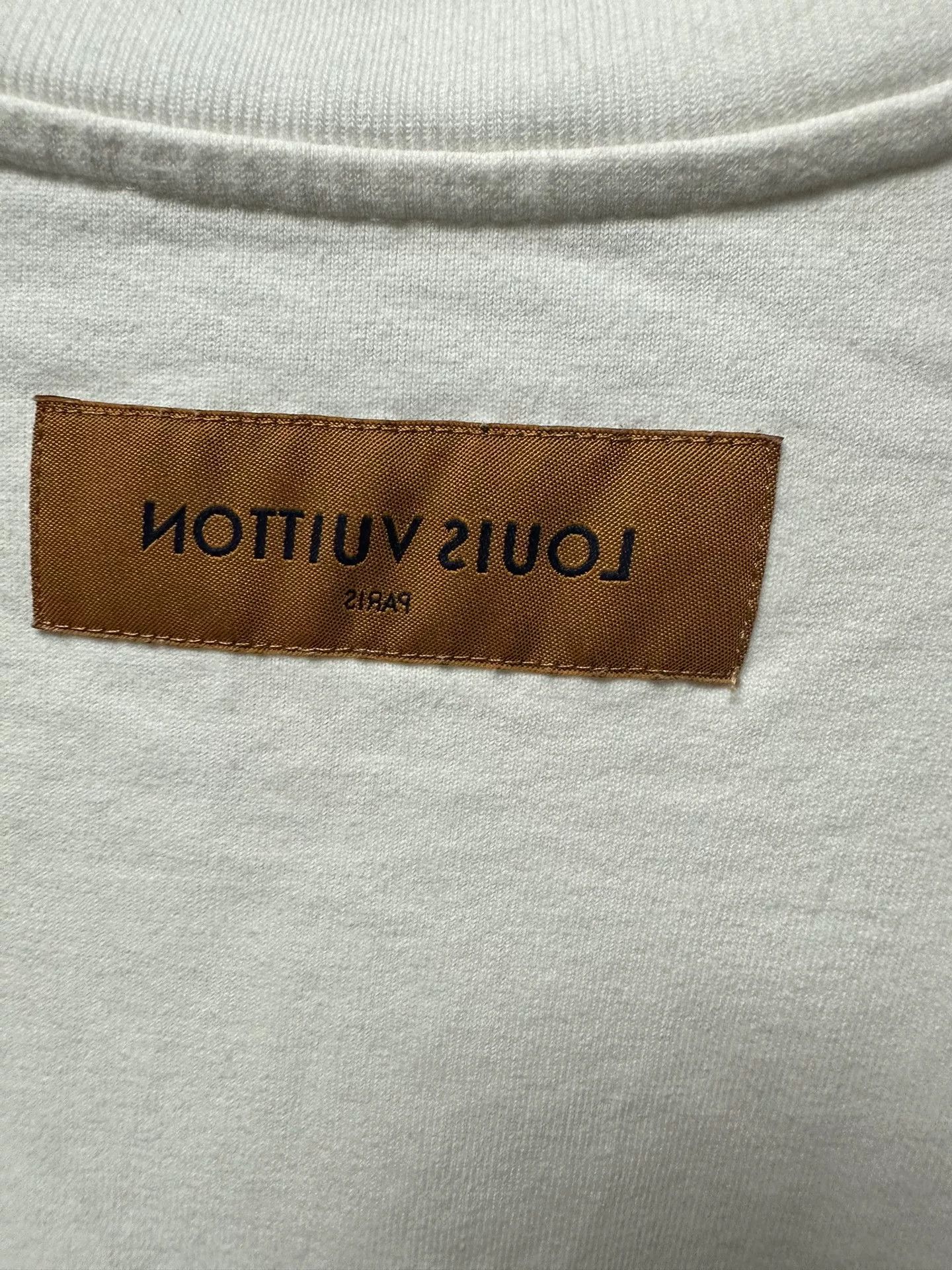 Louis Vuitton Louis Vuitton Rainbow Logo Graphic T-Shirt S Size US S / EU 44-46 / 1 - 5 Thumbnail