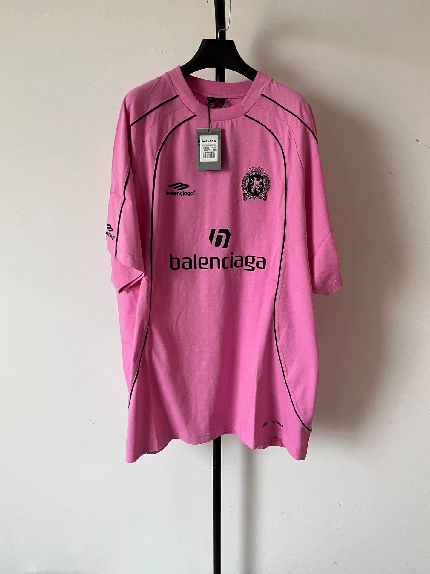 Balenciaga Balenciaga Pink Soccer Logo Print T-Shirt Size 4 Size US XL / EU 56 / 4 - 2 Thumbnail