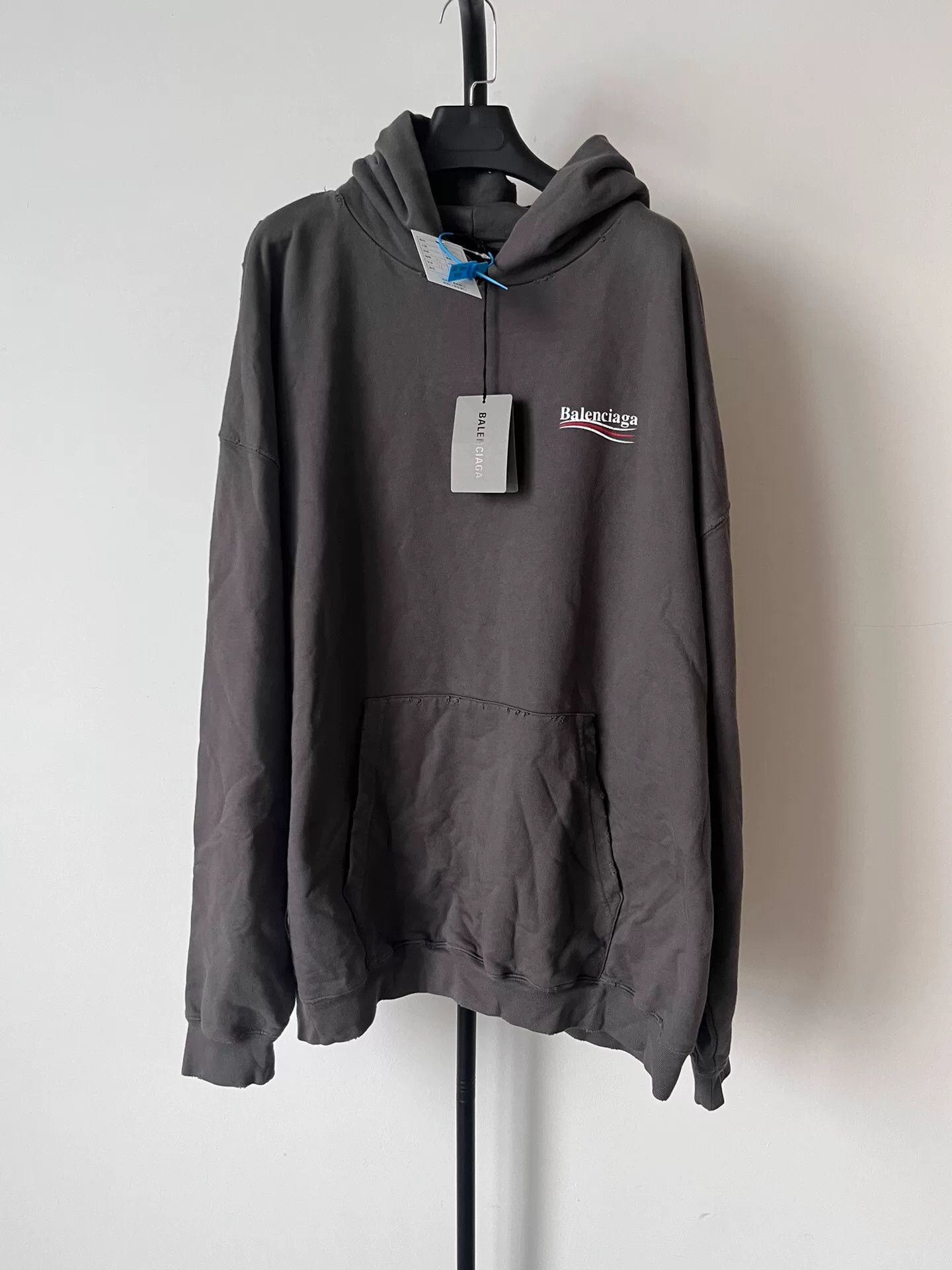 Balenciaga Balenciaga Campaign Logo Cracked Print Hoodie XS Size US XS / EU 42 / 0 - 2 Thumbnail