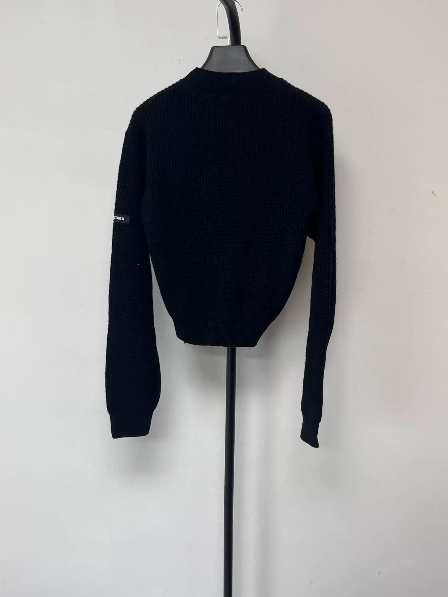 Balenciaga Balenciaga Logo Patch Ribbed Sweater XS Size XS / US 0-2 / IT 36-38 - 3 Thumbnail