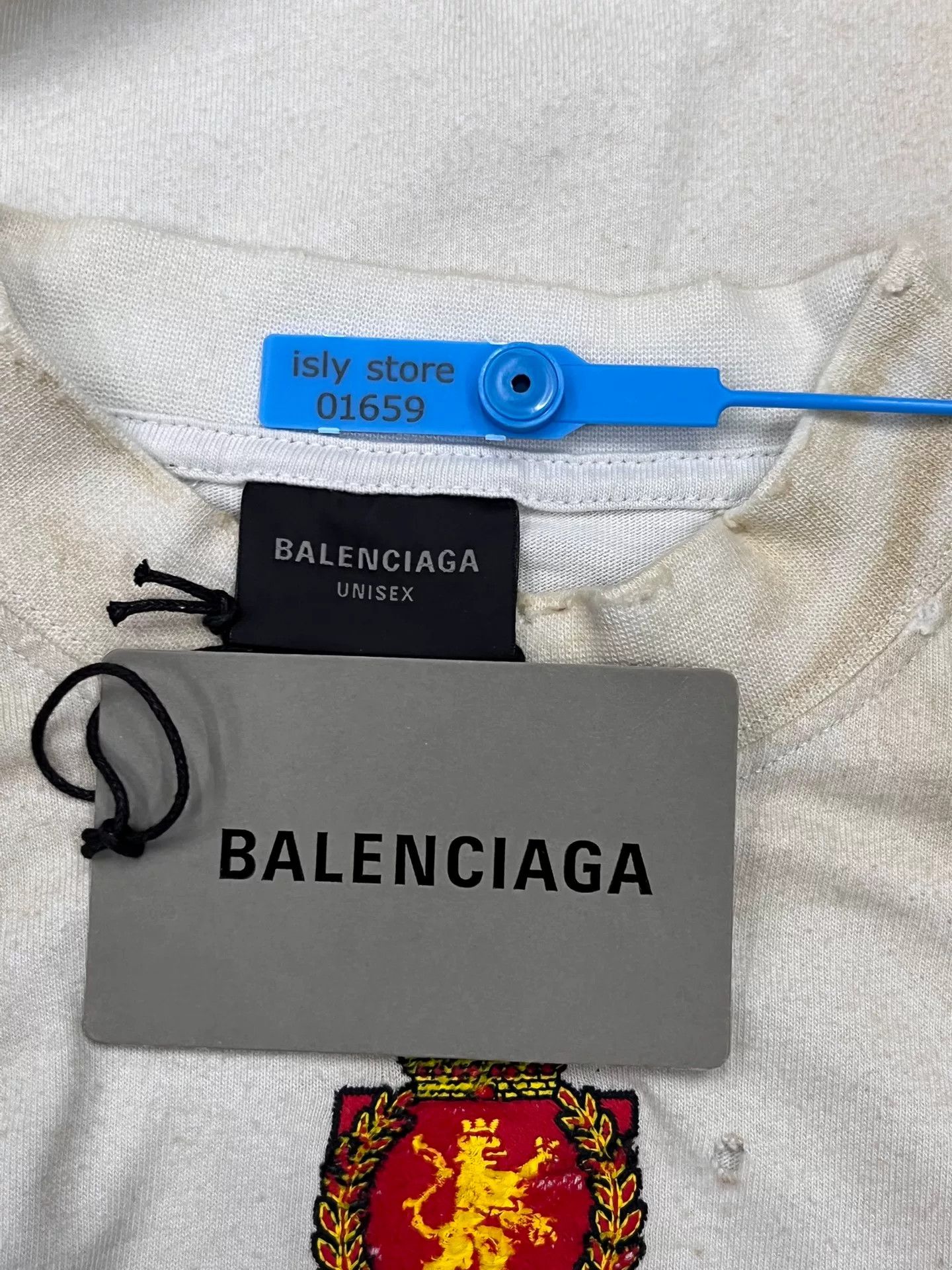 Balenciaga Balenciaga Distressed Crest T-Shirt Size 1 Size US S / EU 44-46 / 1 - 5 Thumbnail