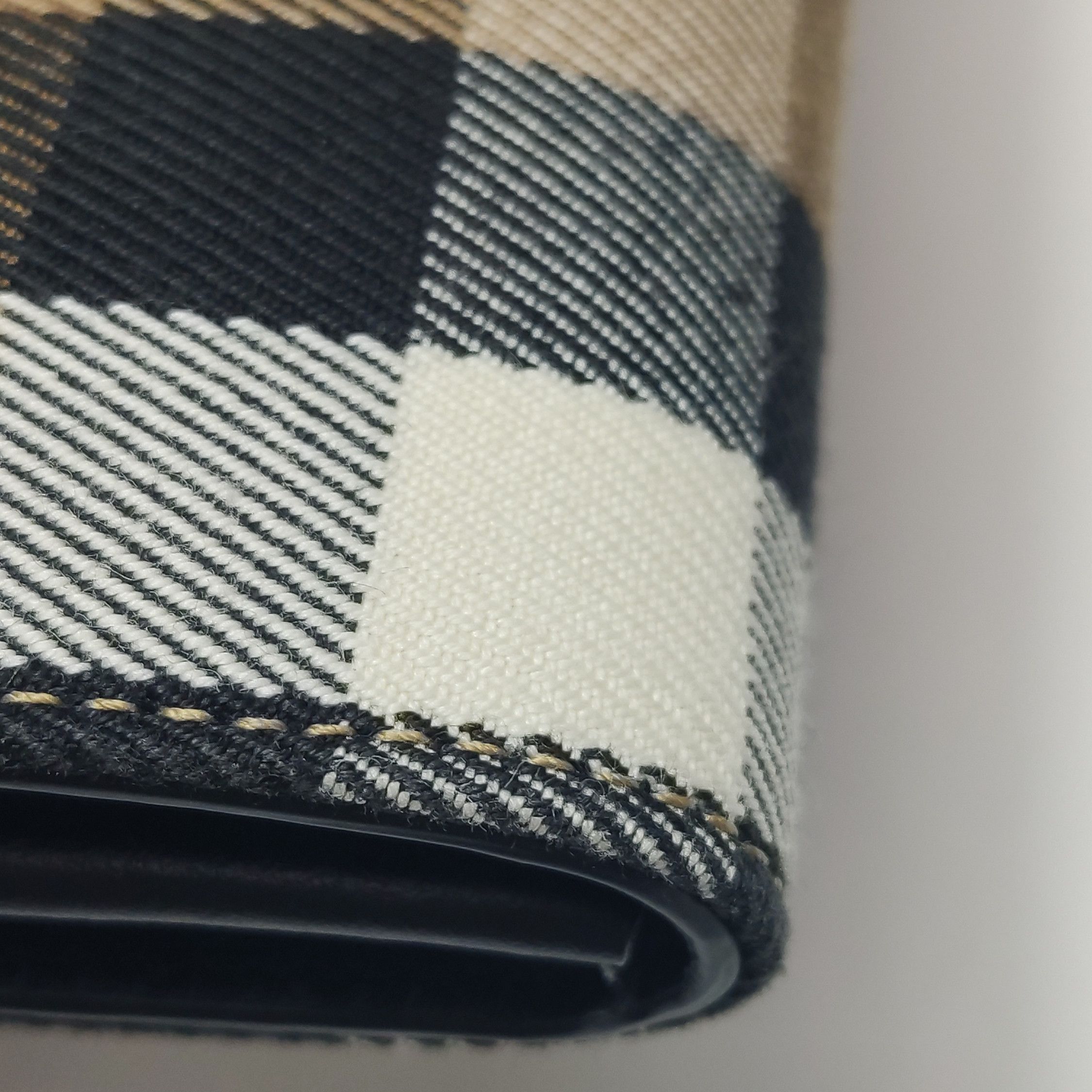 Burberry Burberry Women os Shoulder Bags Size ONE SIZE - 19 Thumbnail